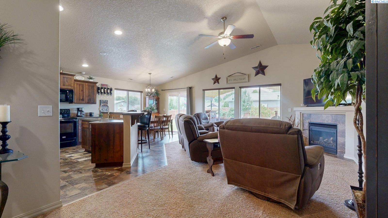 405 Capri Ct, Benton City, WA 99320