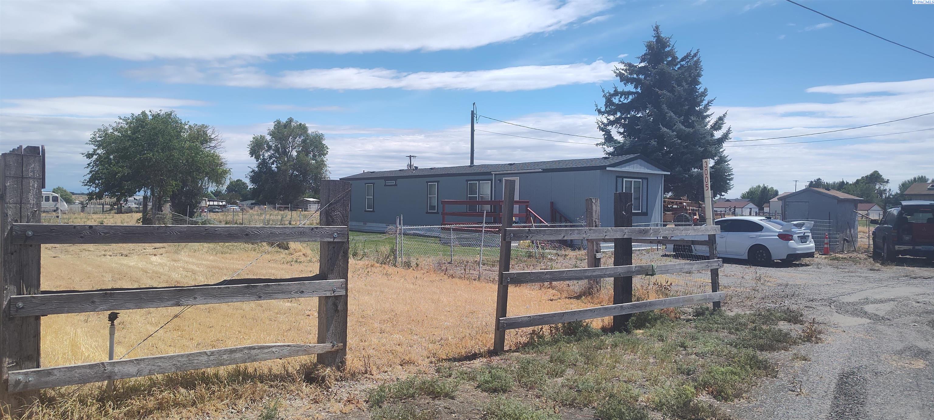 3005 1987 Pr Se, Kennewick, WA 99337