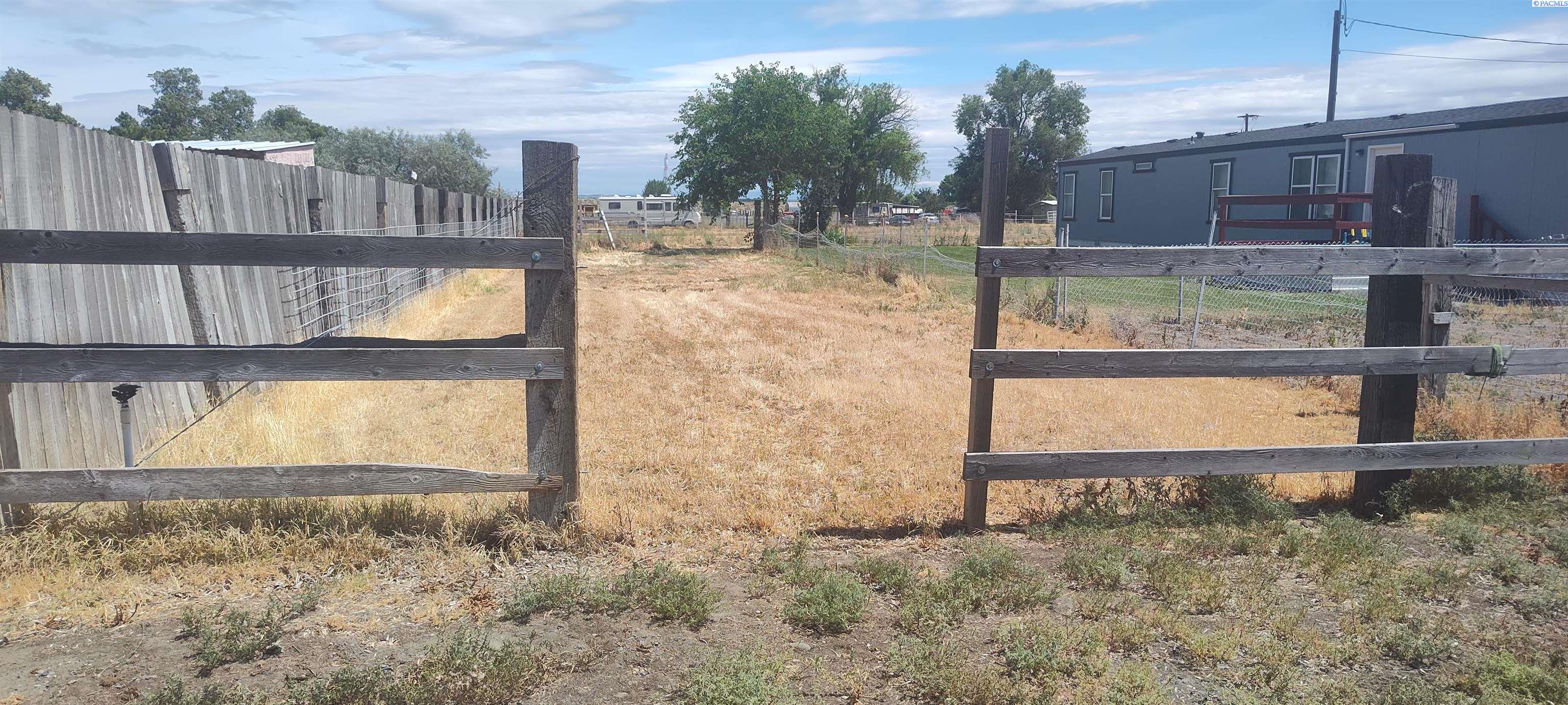 3005 1987 Pr Se, Kennewick, WA 99337