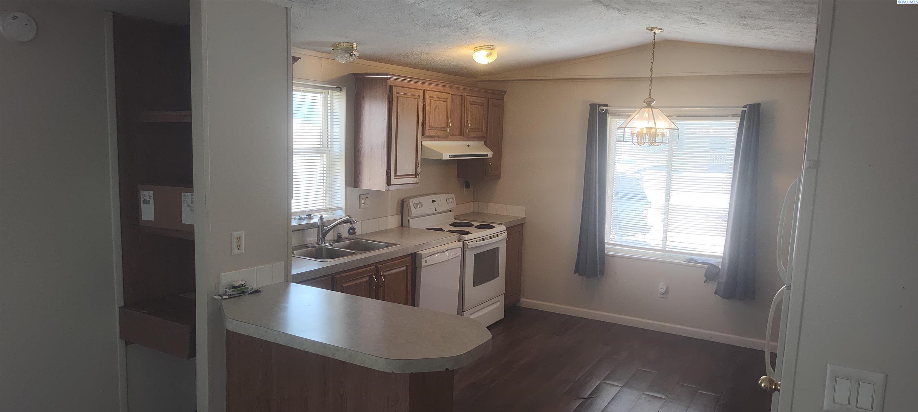 3005 1987 Pr Se, Kennewick, WA 99337