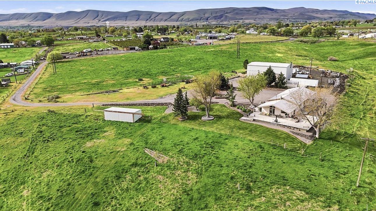 3114 Highland Extension Rd, Benton City, WA 99320