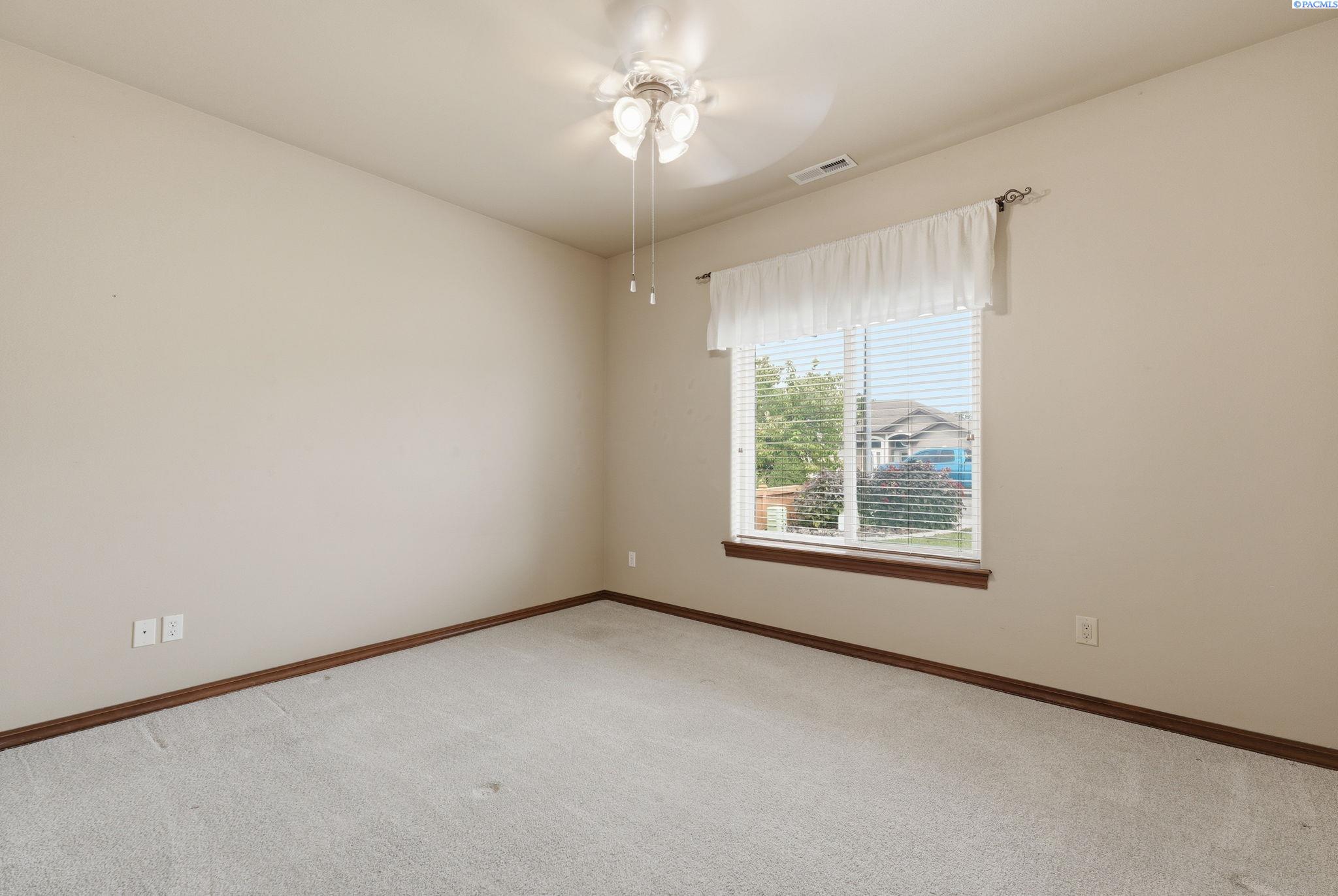 8409 W Bruneau Pl, Kennewick, WA 99336