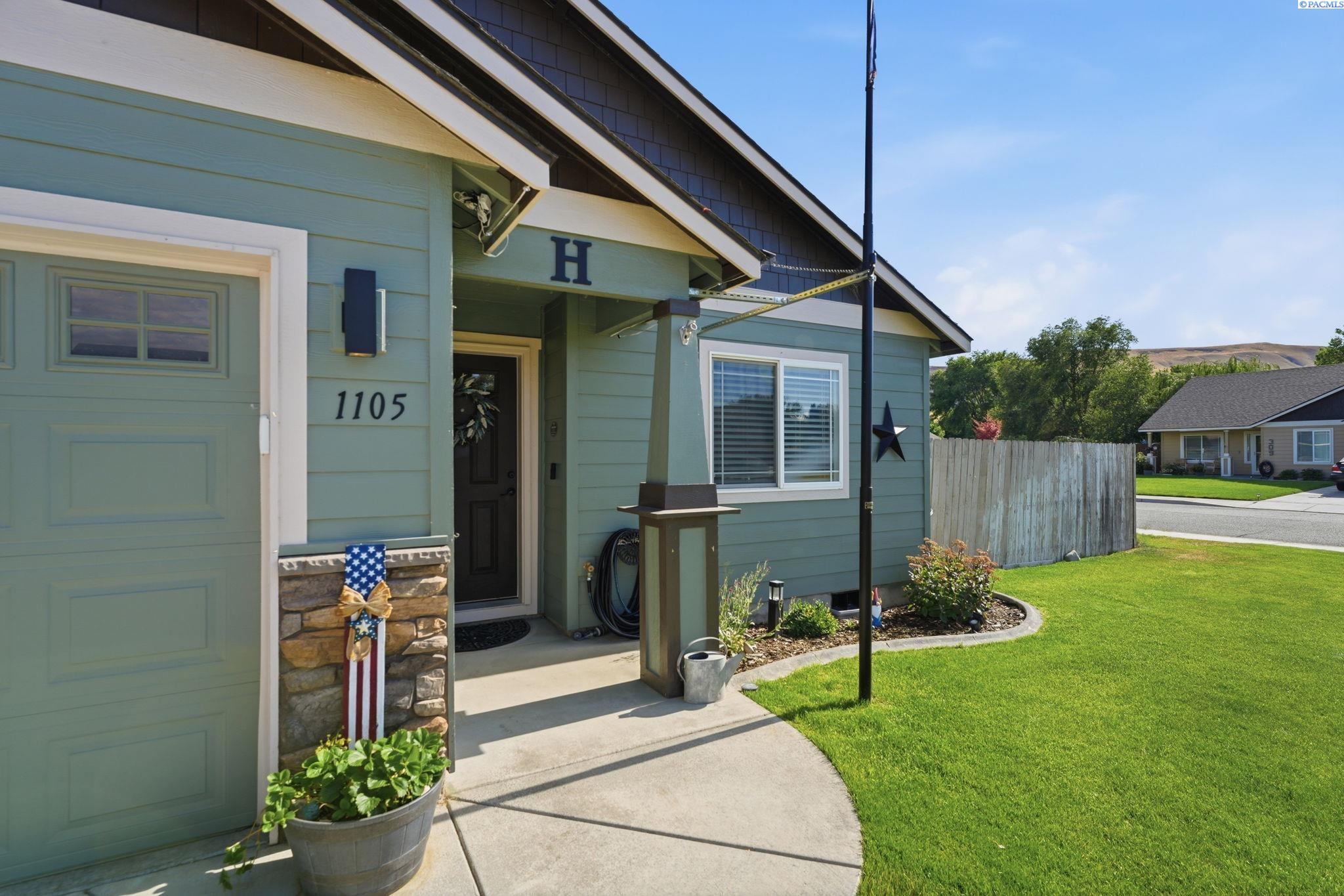 1105 Capri Ct, Benton City, WA 99320