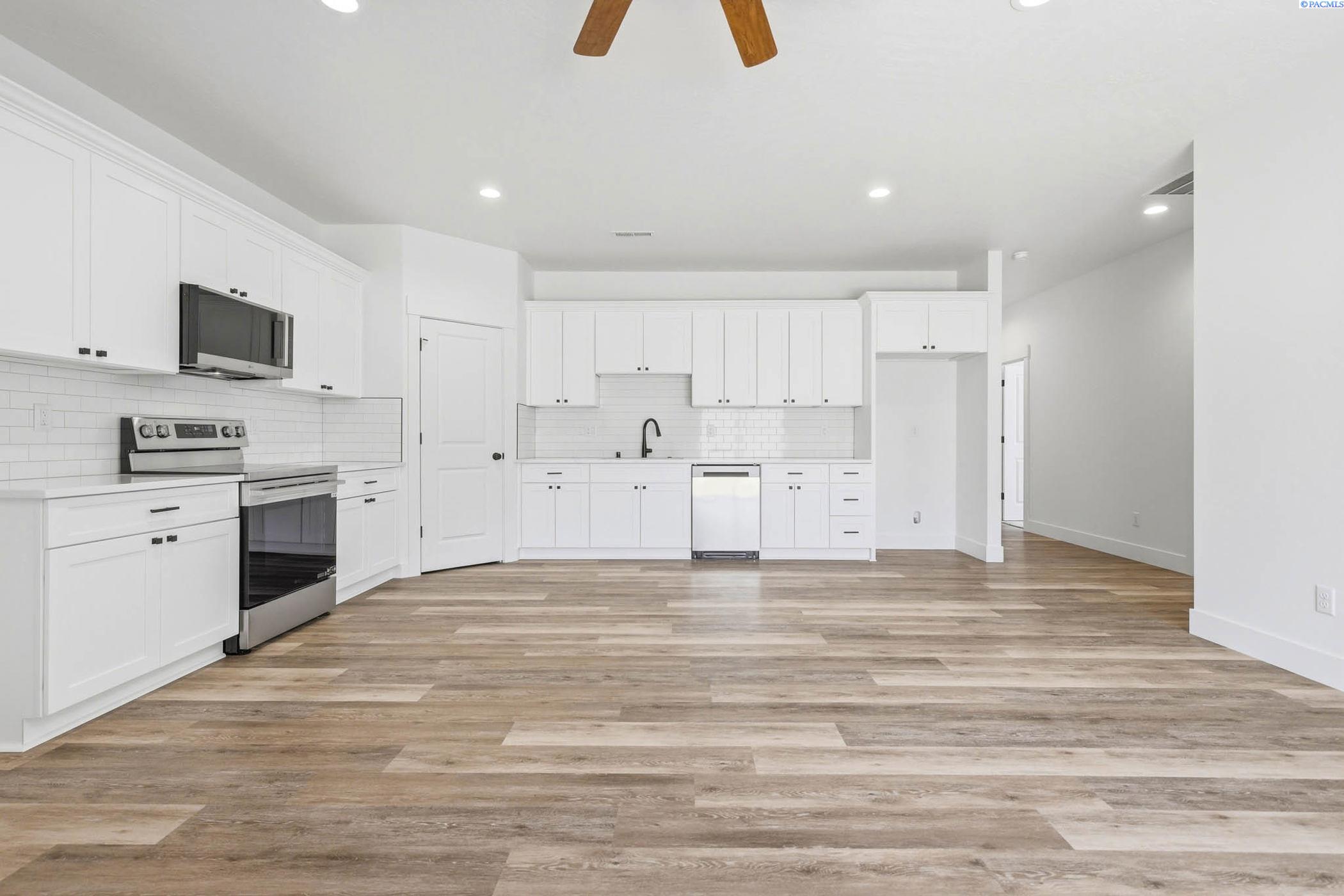 3663 Nuthatch St, Richland, WA 99352