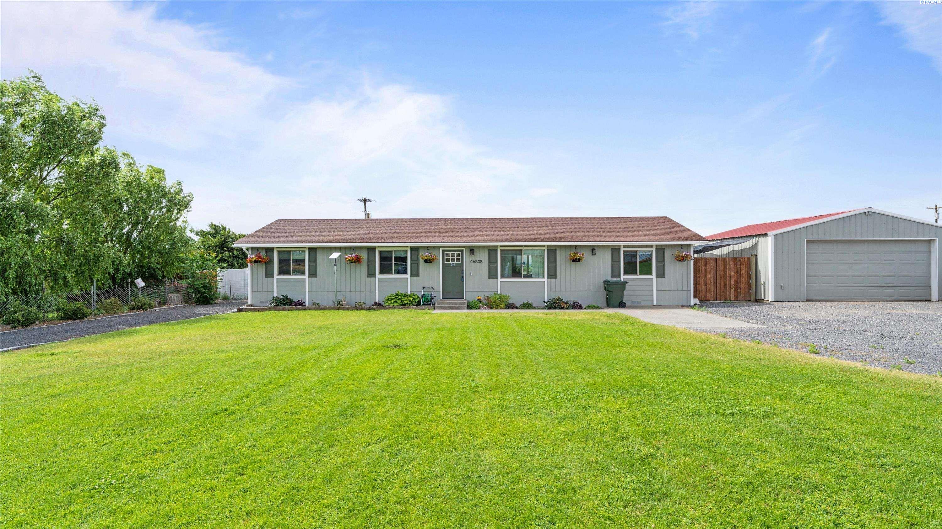 46505 Paterson Ave, Paterson, WA 99345