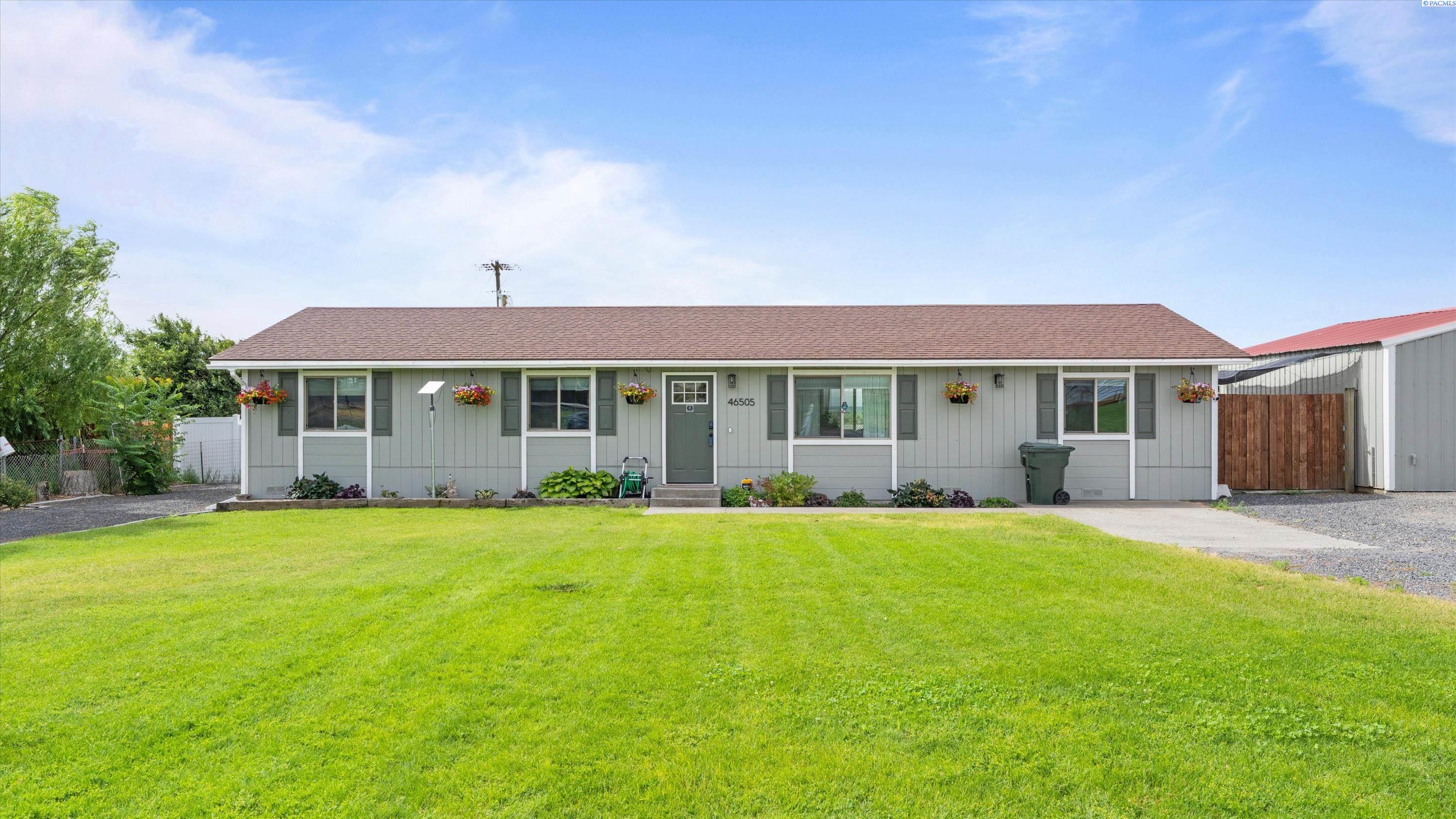 46505 Paterson Ave, Paterson, WA 99345