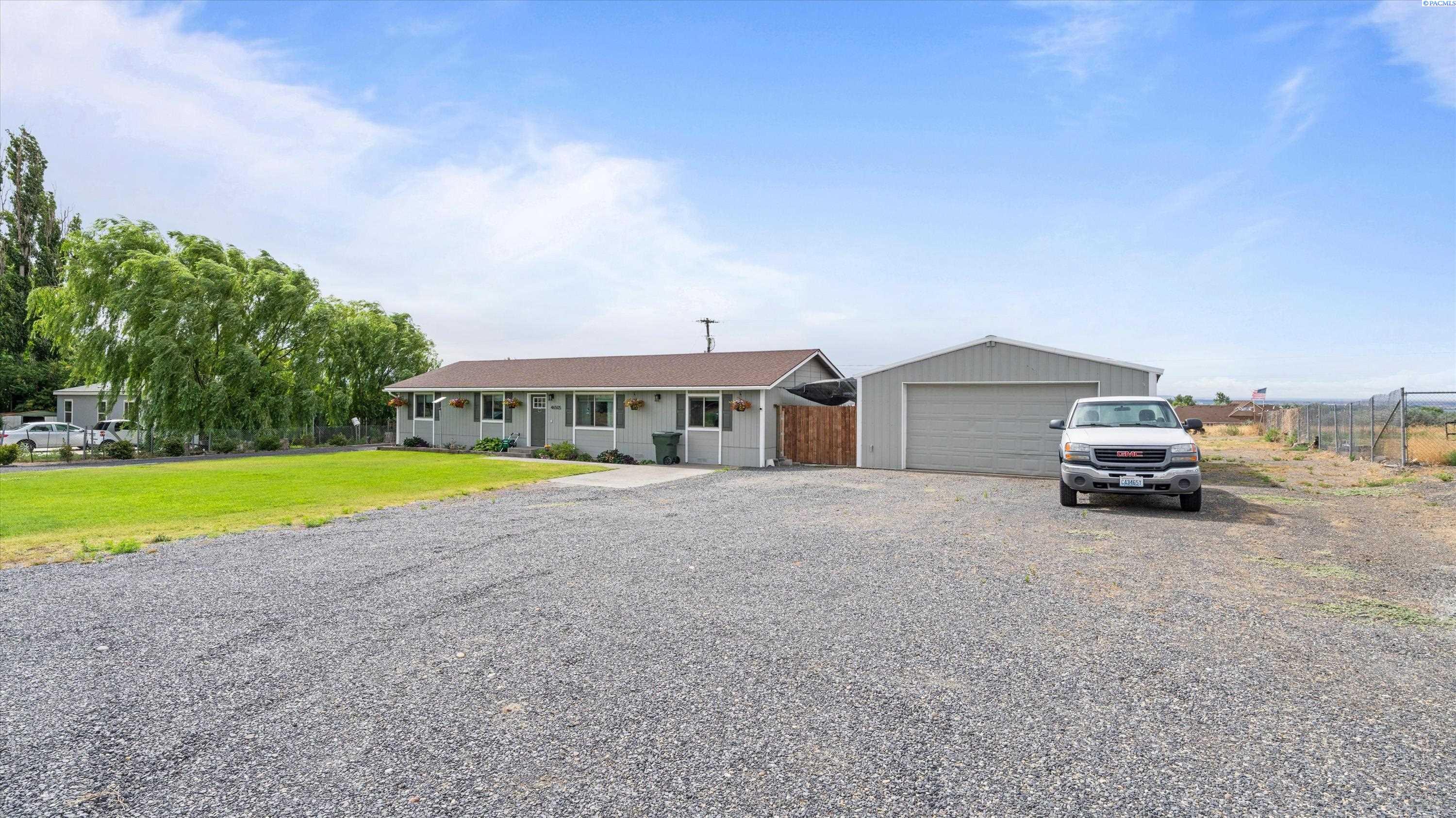46505 Paterson Ave, Paterson, WA 99345