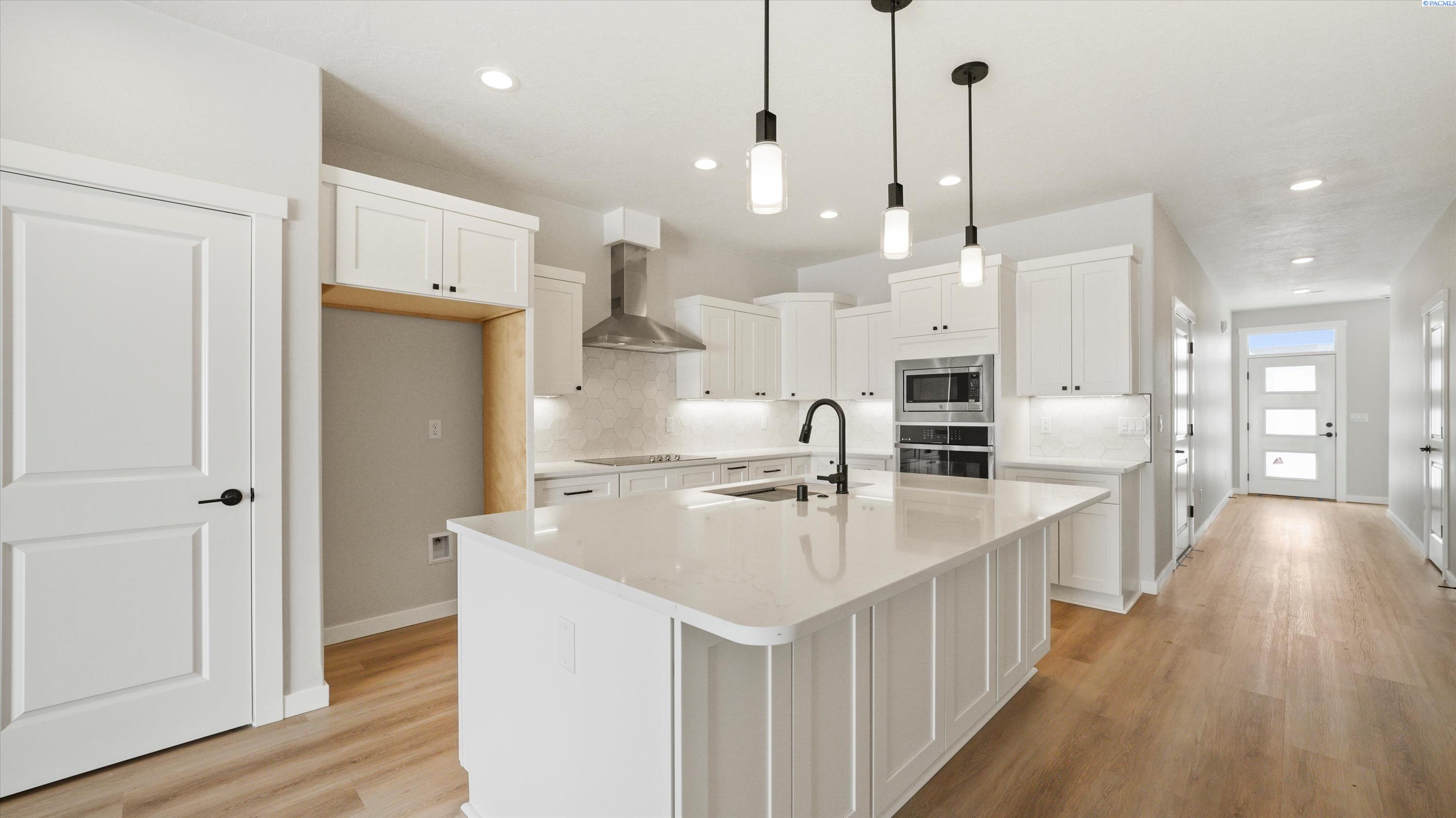 1105 Fairhaven Loop, Richland, WA 99352