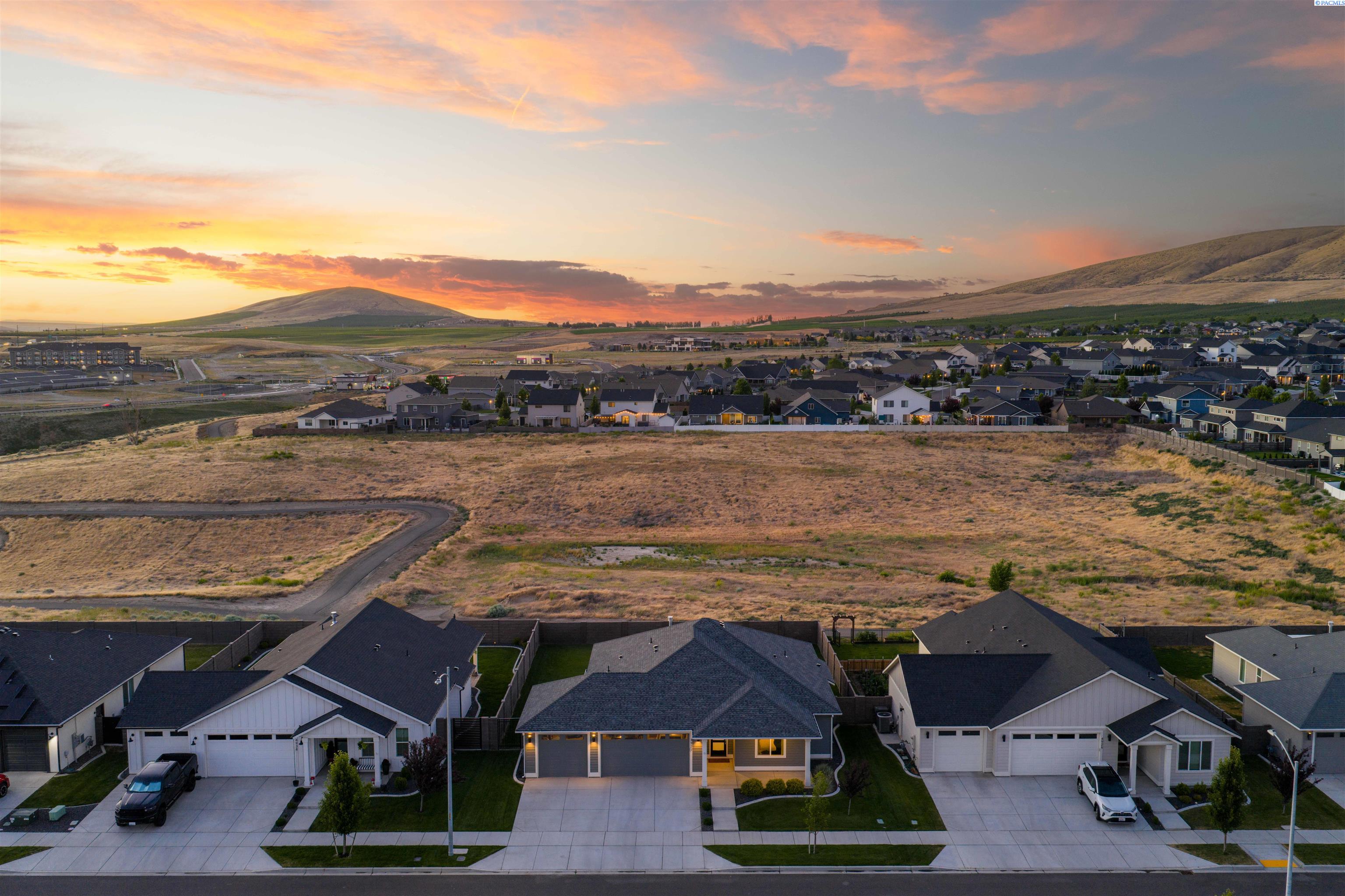 4932 White Dr, Richland, WA 99352