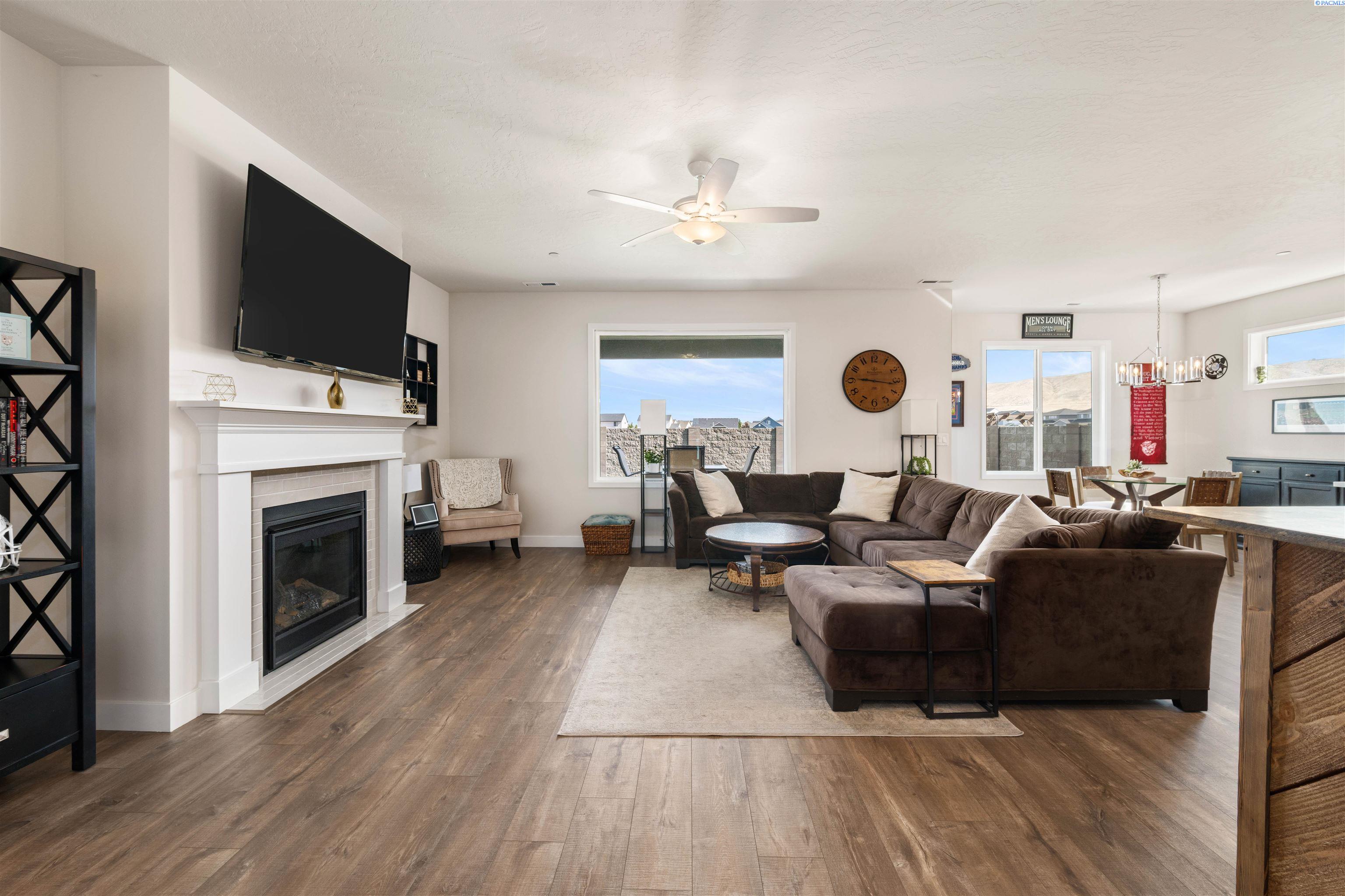 4932 White Dr, Richland, WA 99352