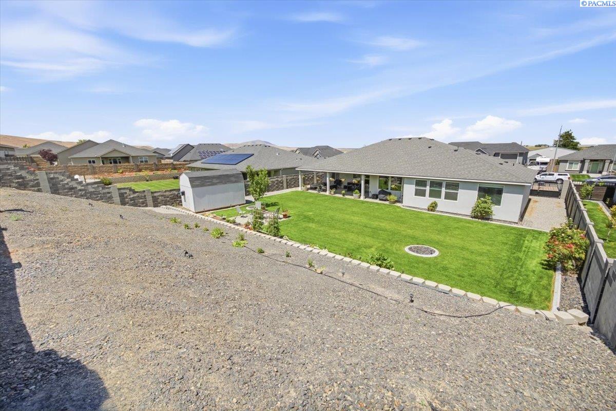 6749 Argos St, West Richland, WA 99353