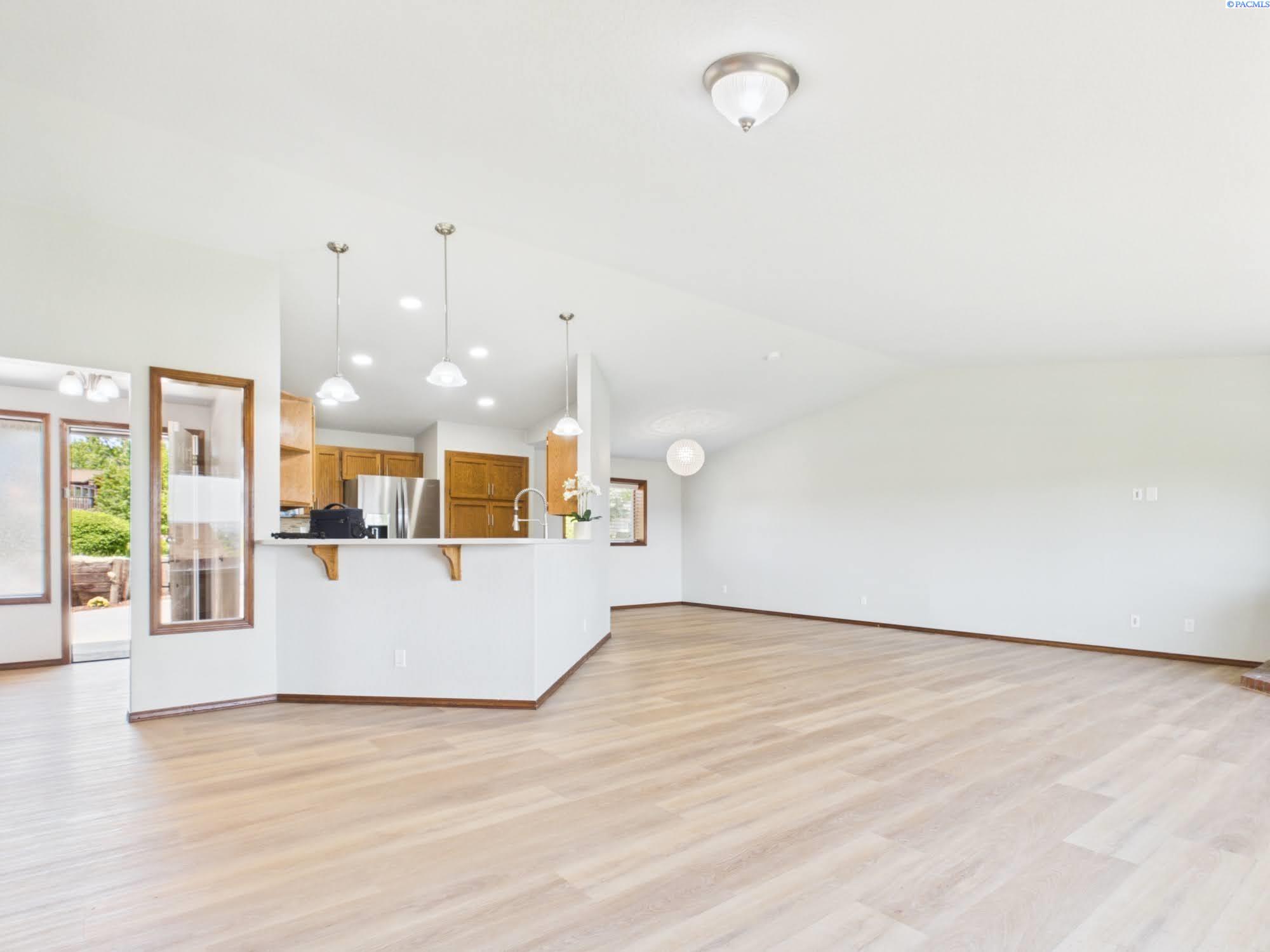 4710 Desert Plateau Dr, Pasco, WA 99301
