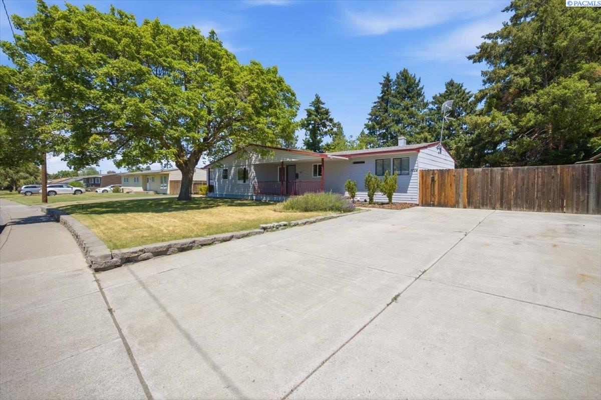 1026 Birch Ave, Richland, WA 99354-3073