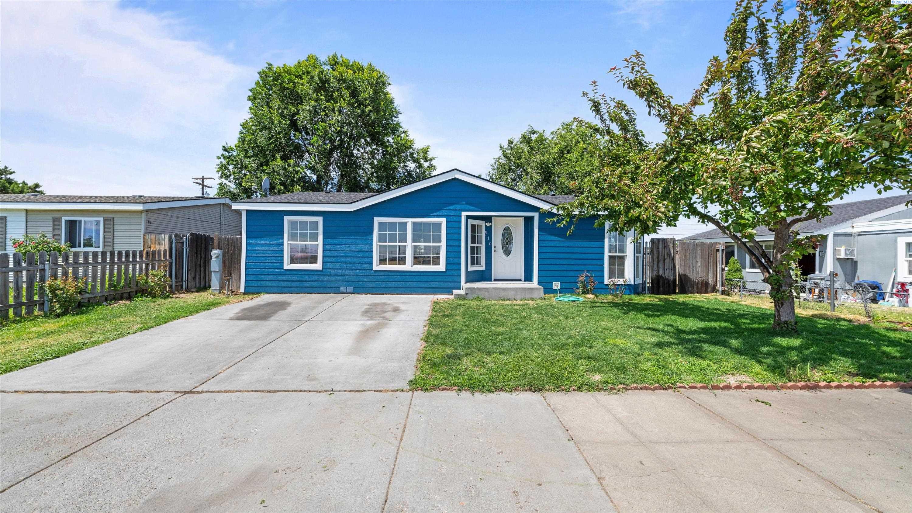 910 4th Ave, Pasco, WA 99301