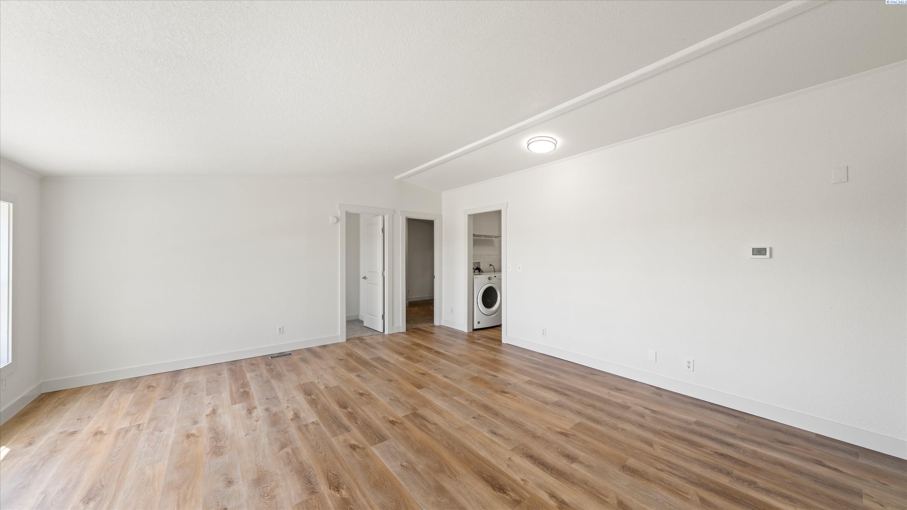 910 4th Ave, Pasco, WA 99301