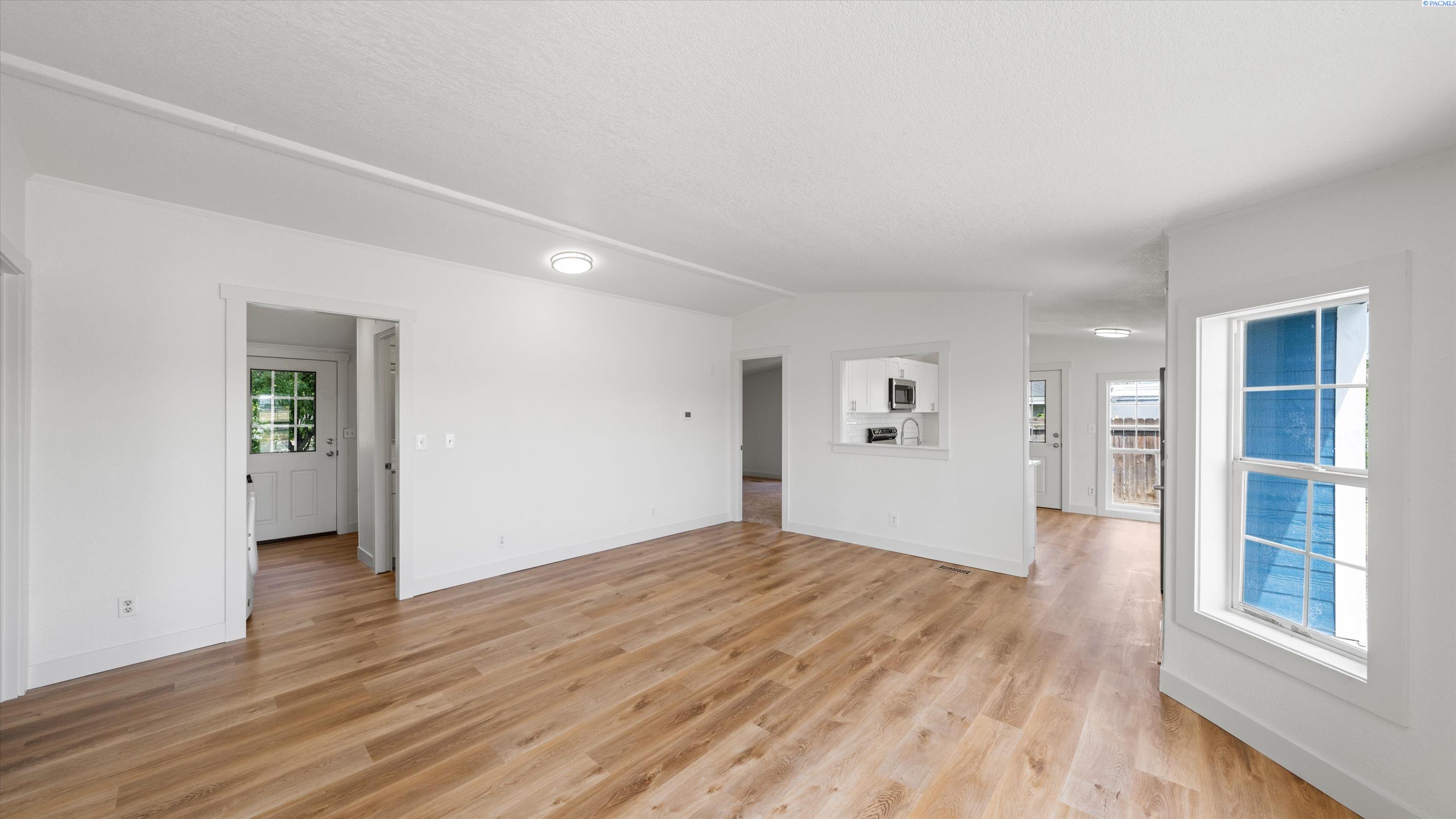 910 4th Ave, Pasco, WA 99301