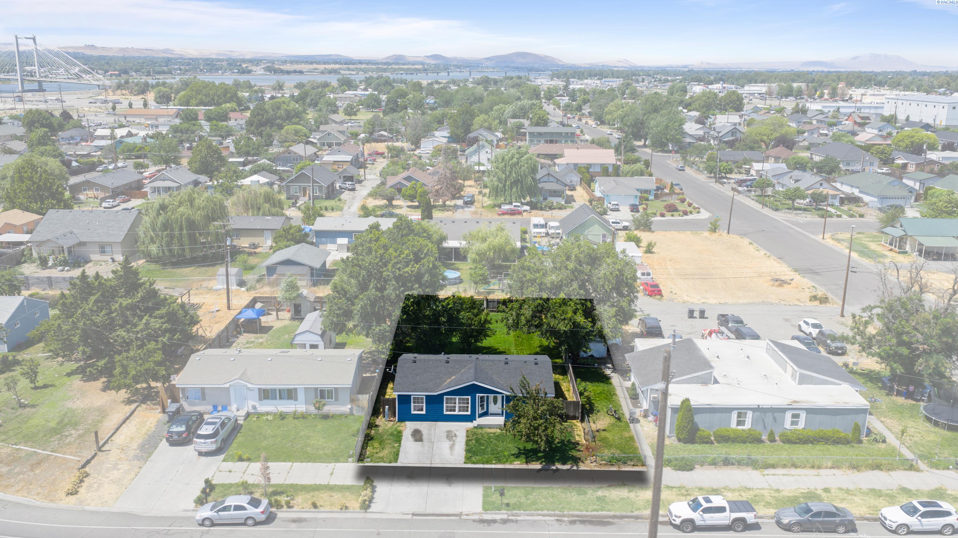 910 4th Ave, Pasco, WA 99301