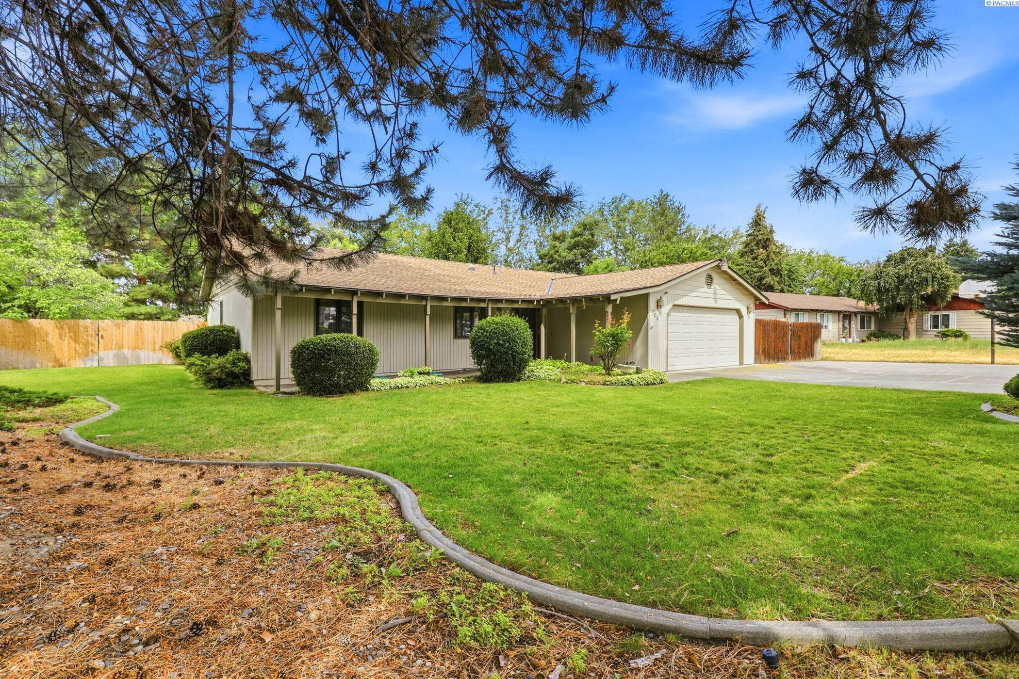 705 Cottonwood Loop, Richland, WA 99352
