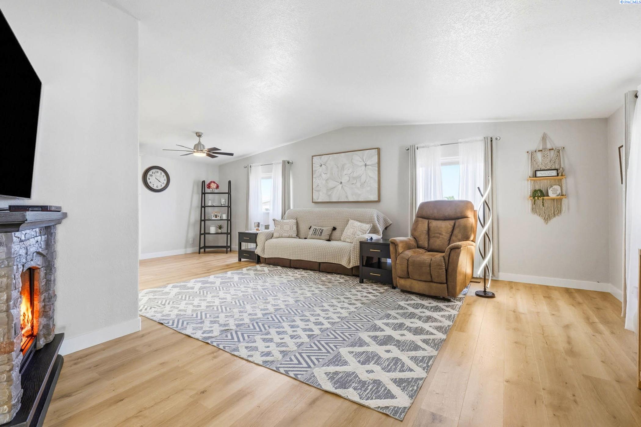 312 Columbia Center Blvd, Kennewick, WA 99336