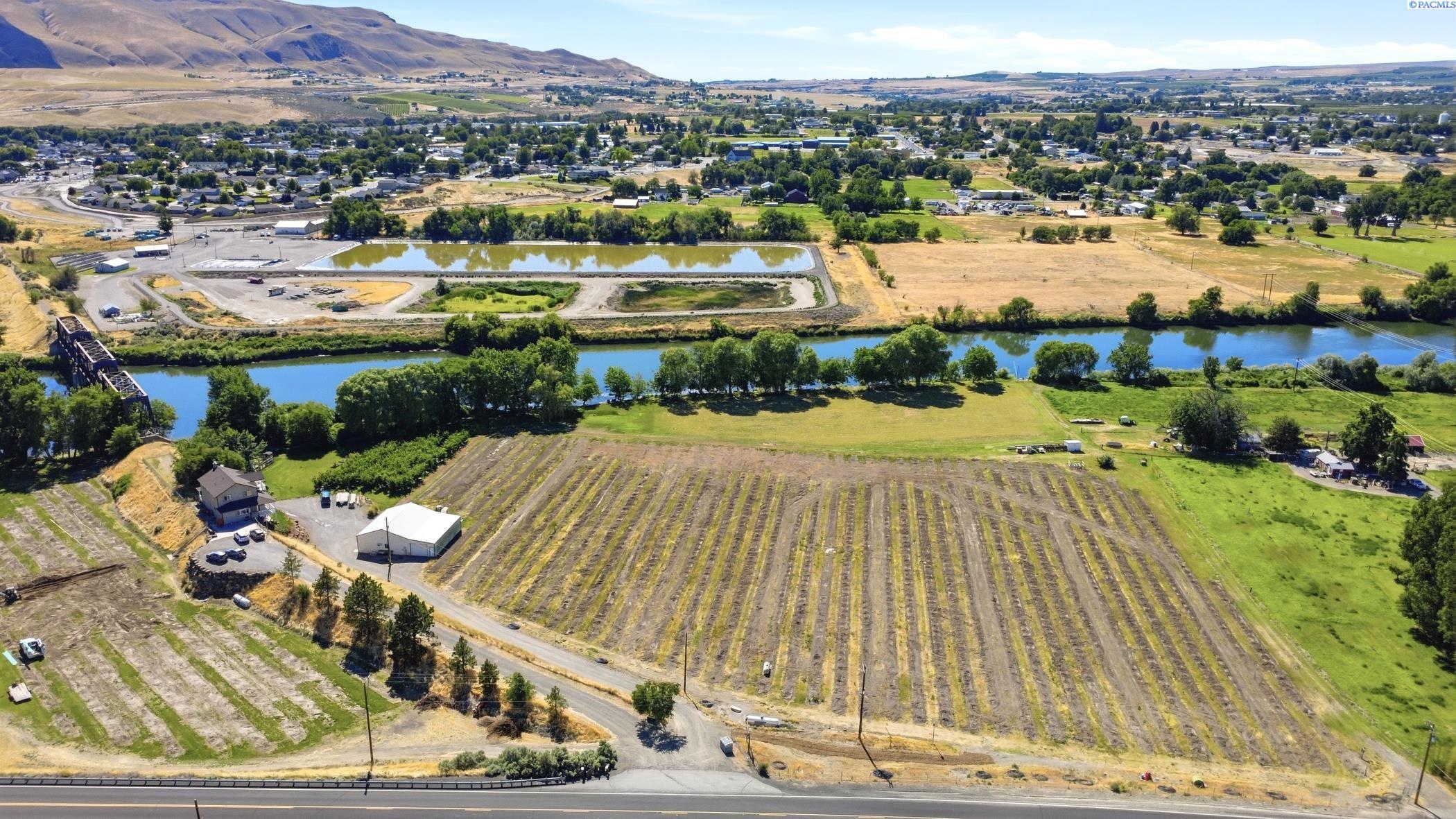 38906 Demoss Rd, Benton City, WA 99320