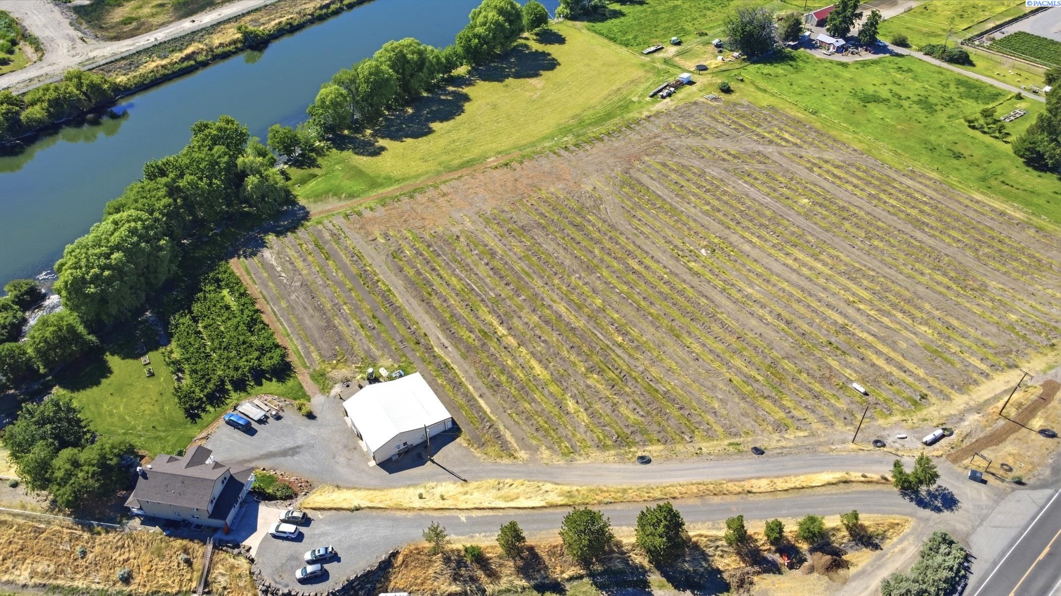 38906 Demoss Rd, Benton City, WA 99320