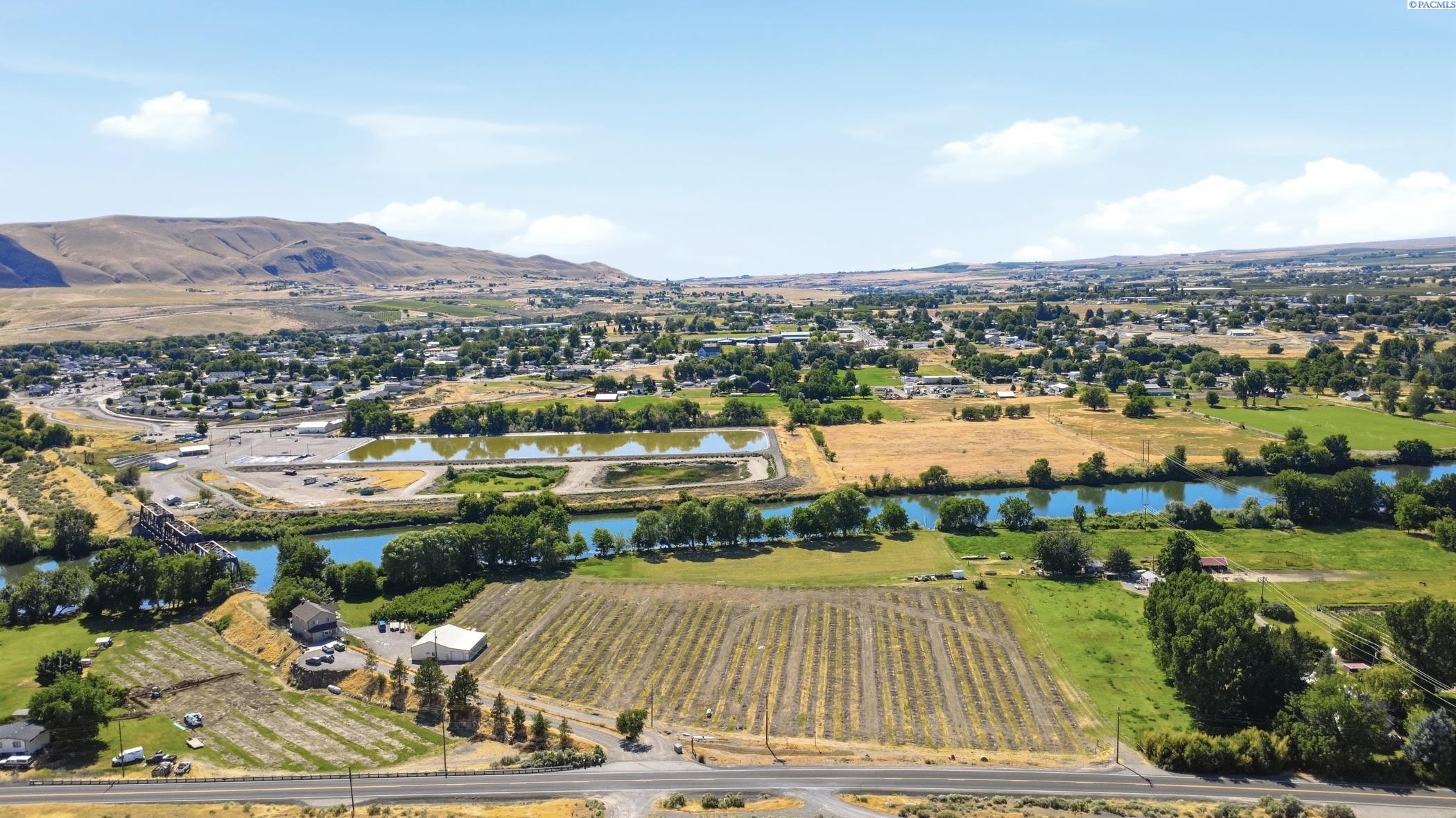 38906 Demoss Rd, Benton City, WA 99320