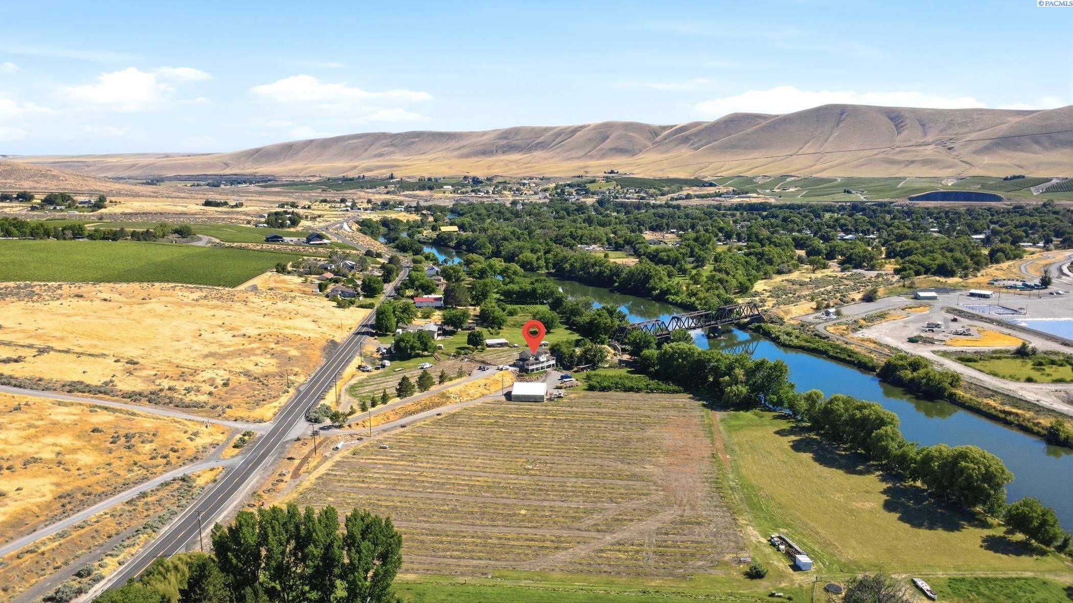 38906 Demoss Rd, Benton City, WA 99320