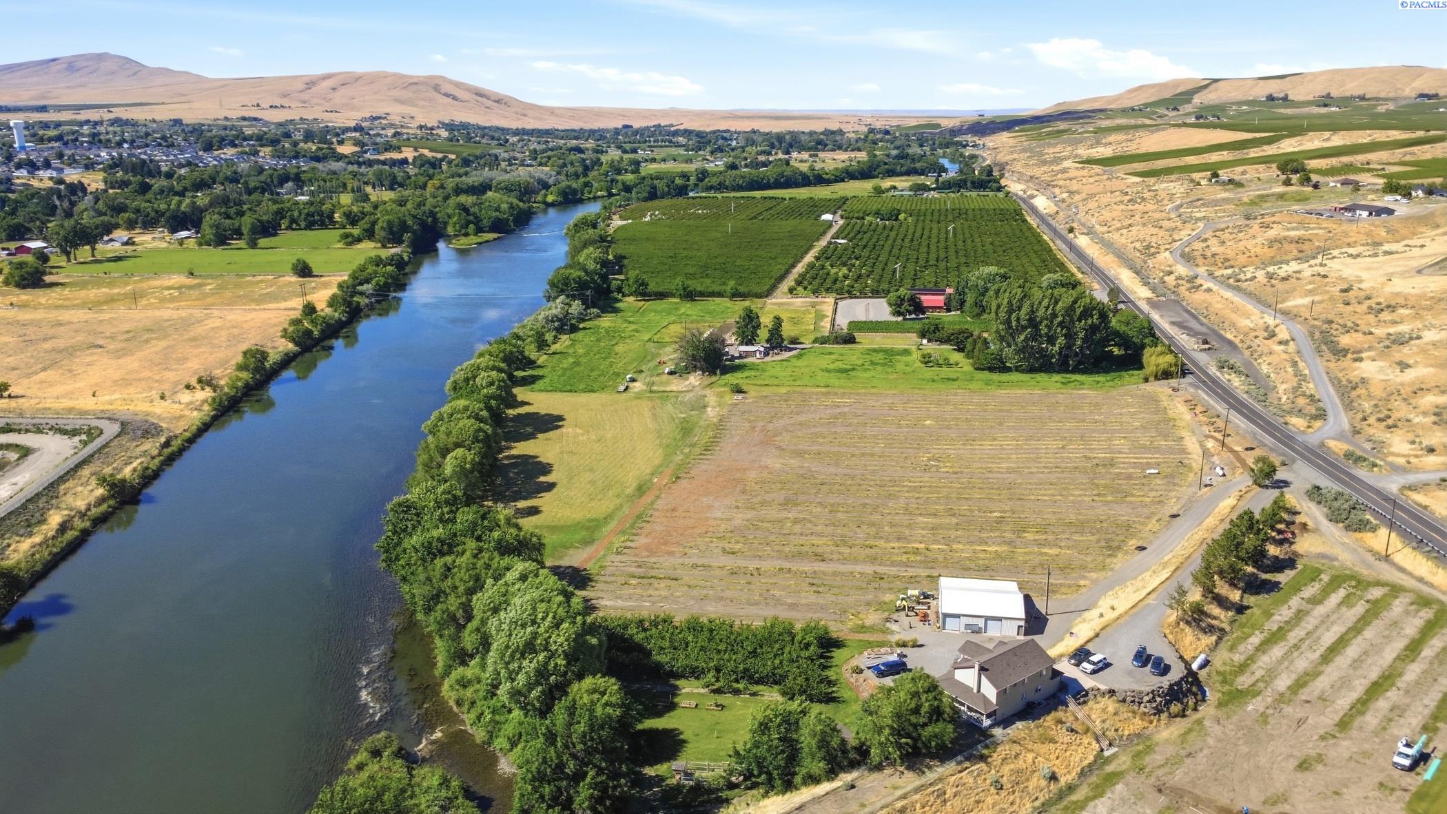 38906 Demoss Rd, Benton City, WA 99320