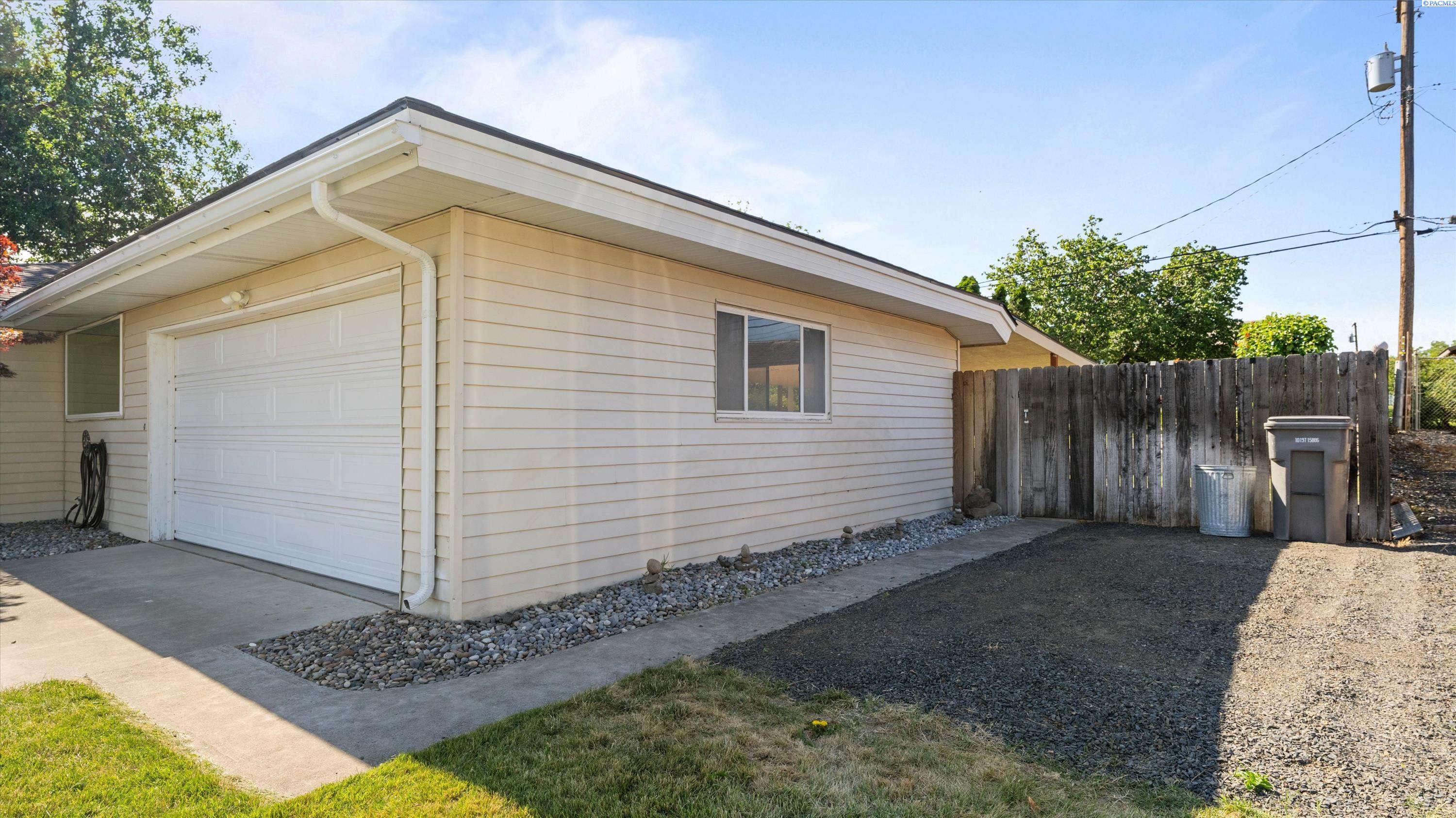 6511 Willamette Ave, Kennewick, WA 99336