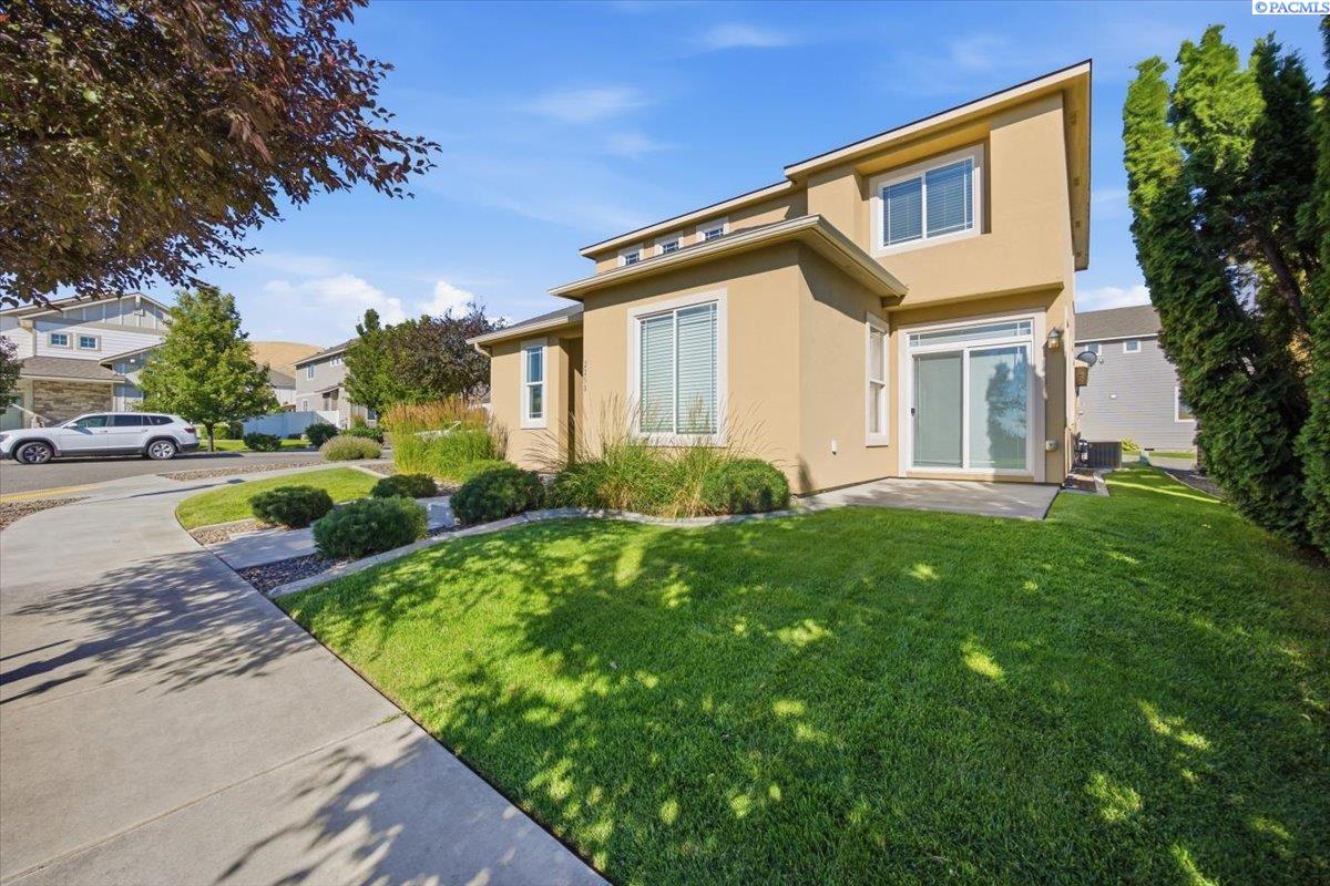 2250 Daphne Ave, Richland, WA 99352