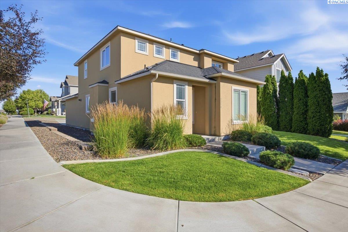 2250 Daphne Ave, Richland, WA 99352