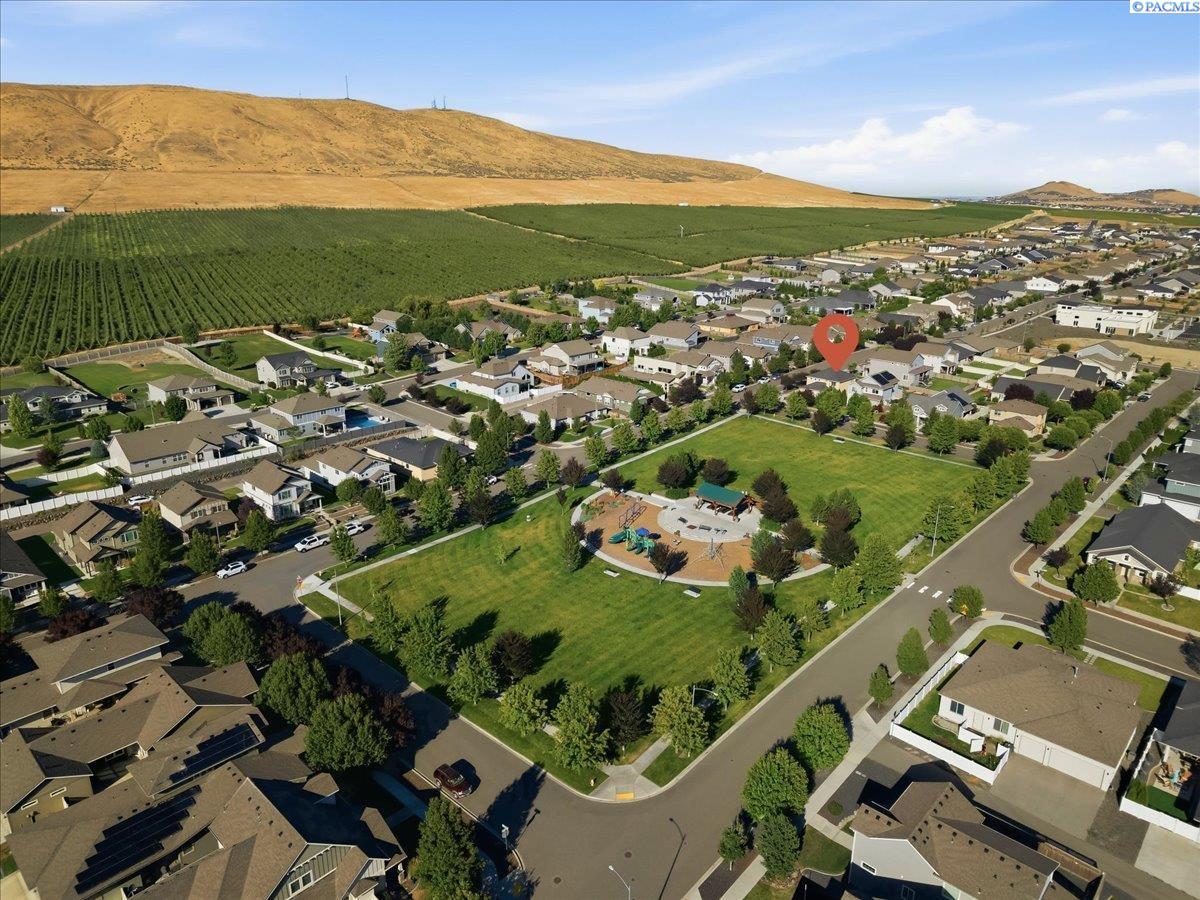 2250 Daphne Ave, Richland, WA 99352