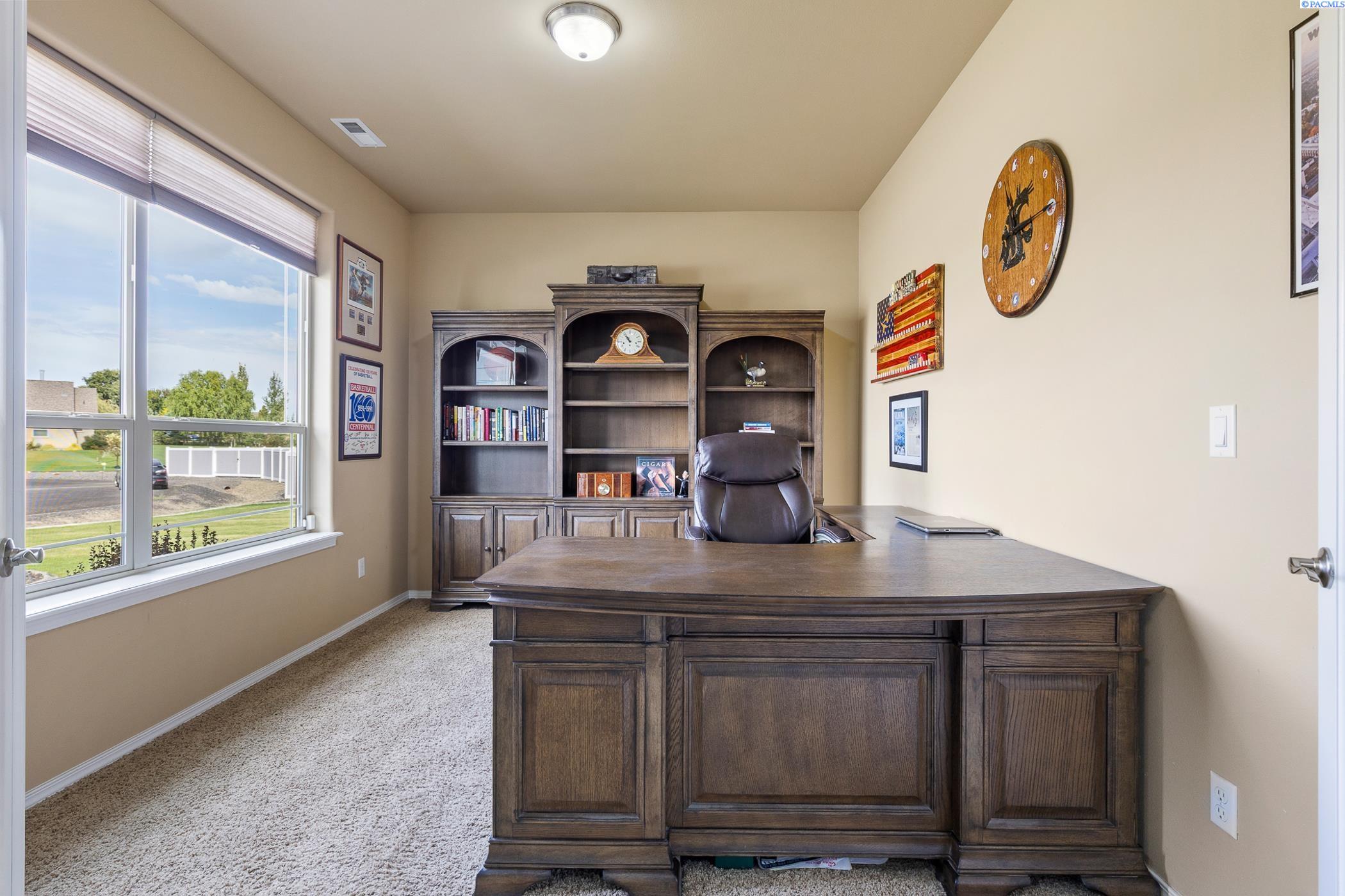 16409 Lanell Dr, Prosser, WA 99350