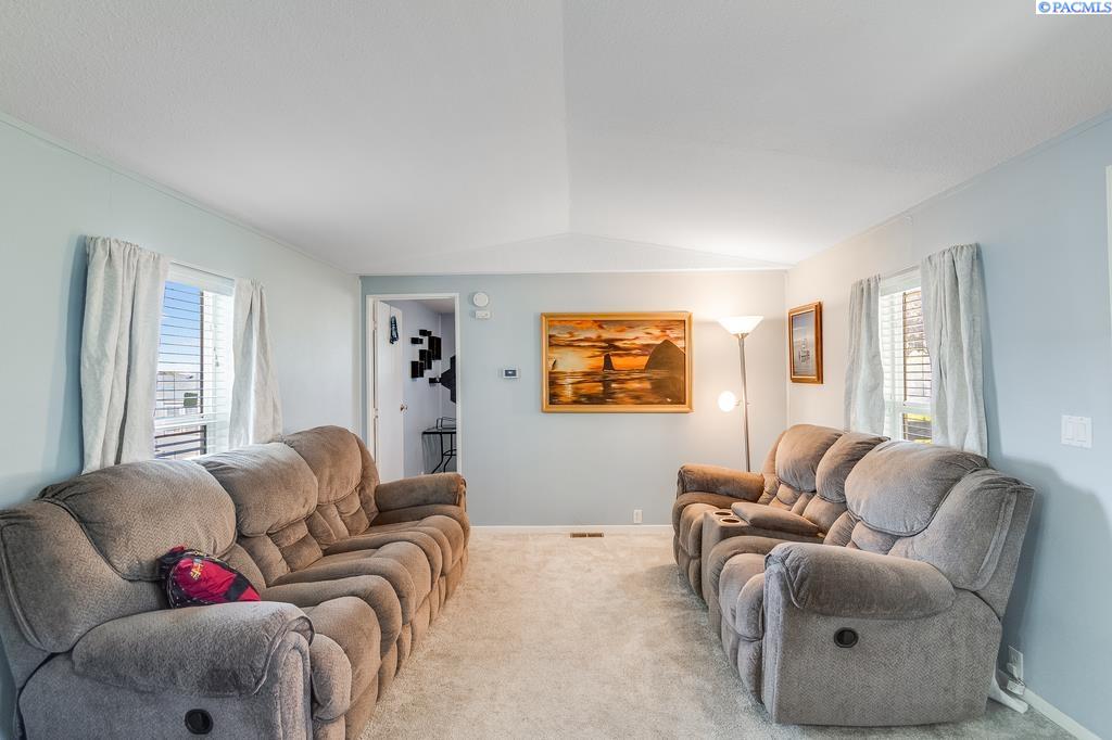 95 Ridgecliff Dr, Richland, WA 99352