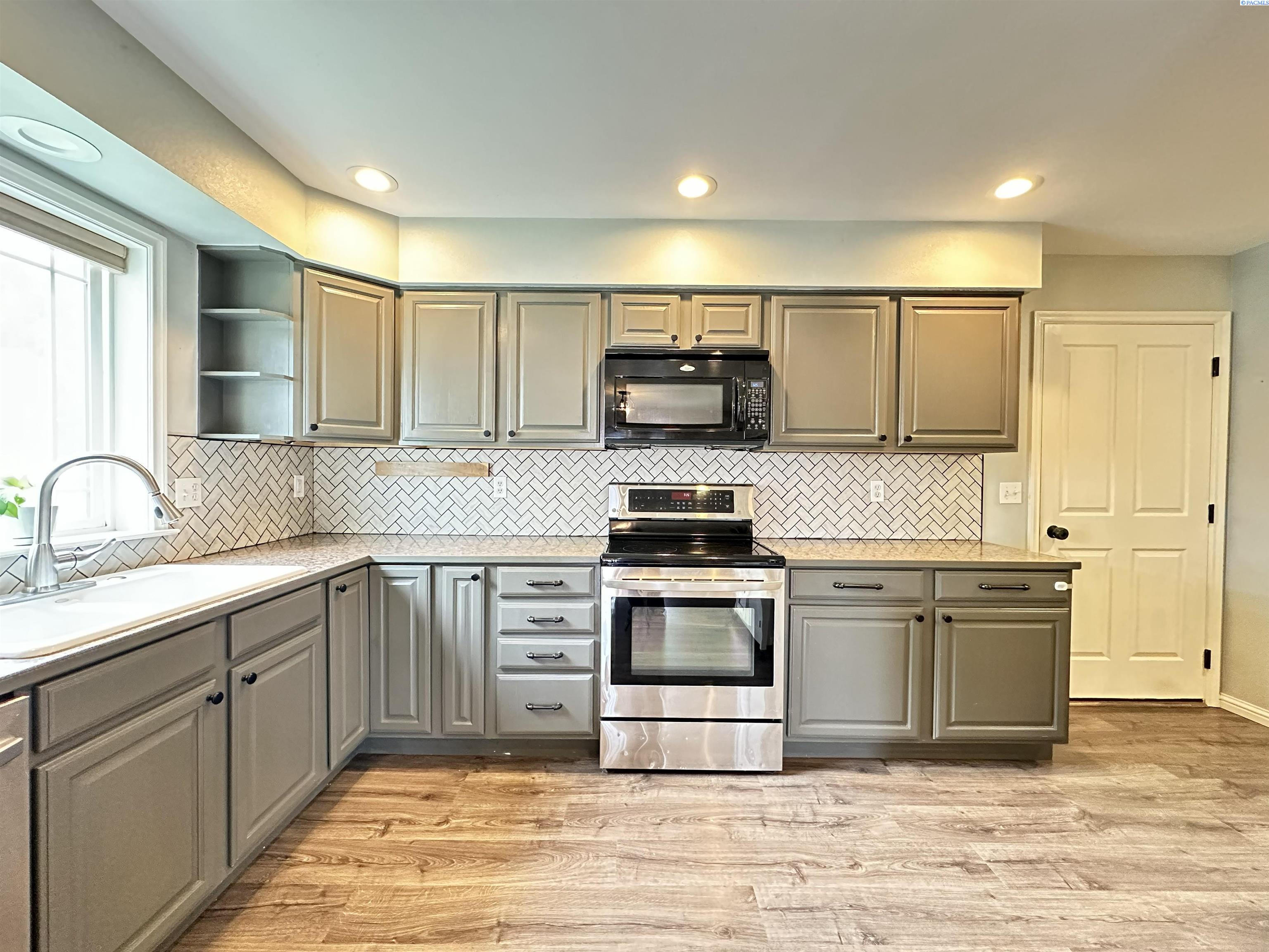 213 West St, Waitsburg, WA 99361