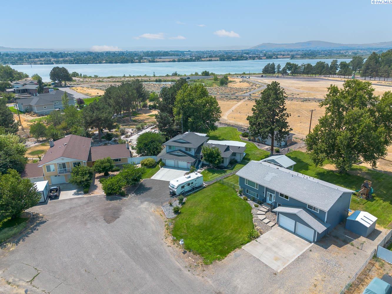 1912 Cherry Ln, Pasco, WA 99301