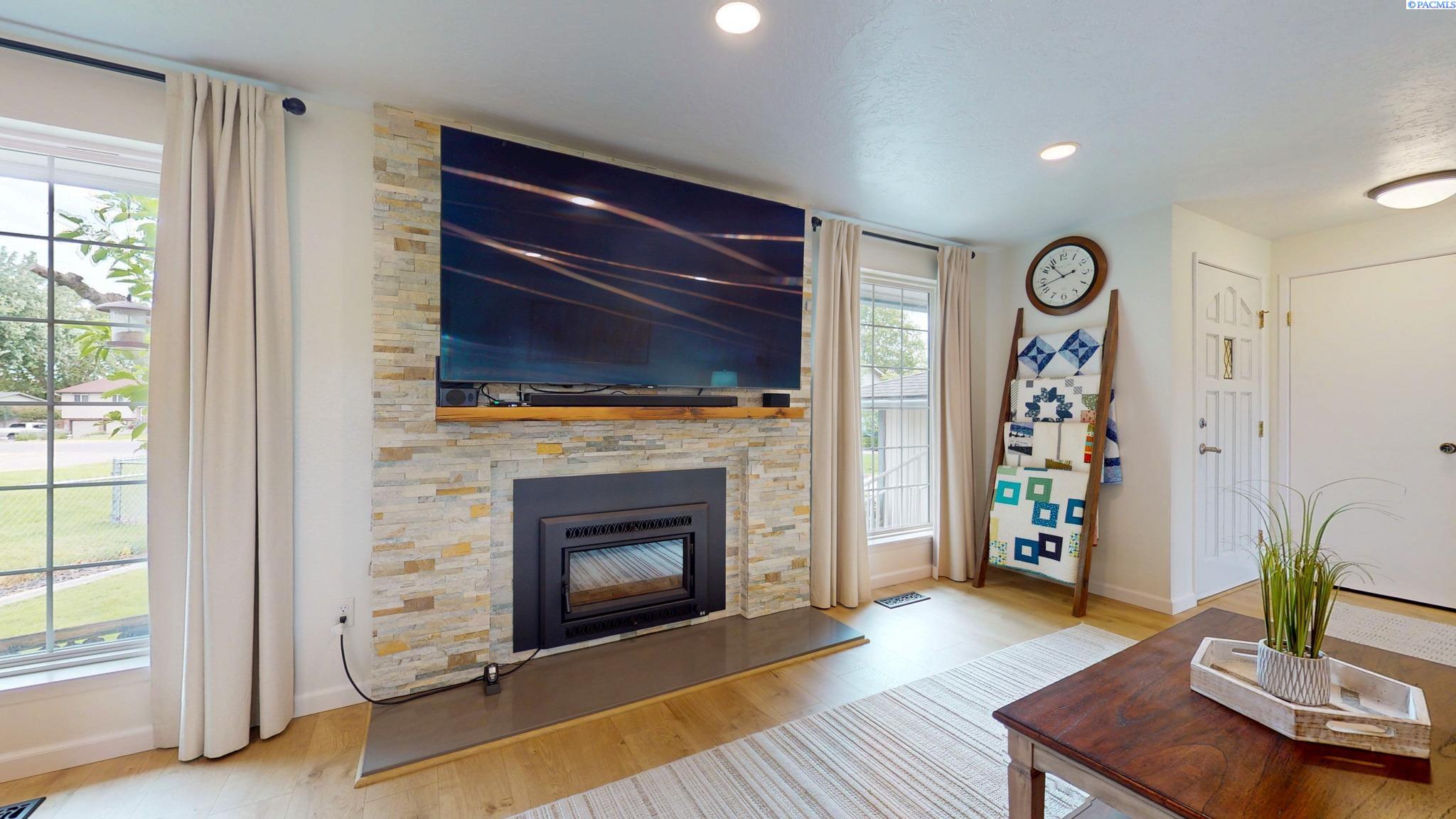 1912 Cherry Ln, Pasco, WA 99301