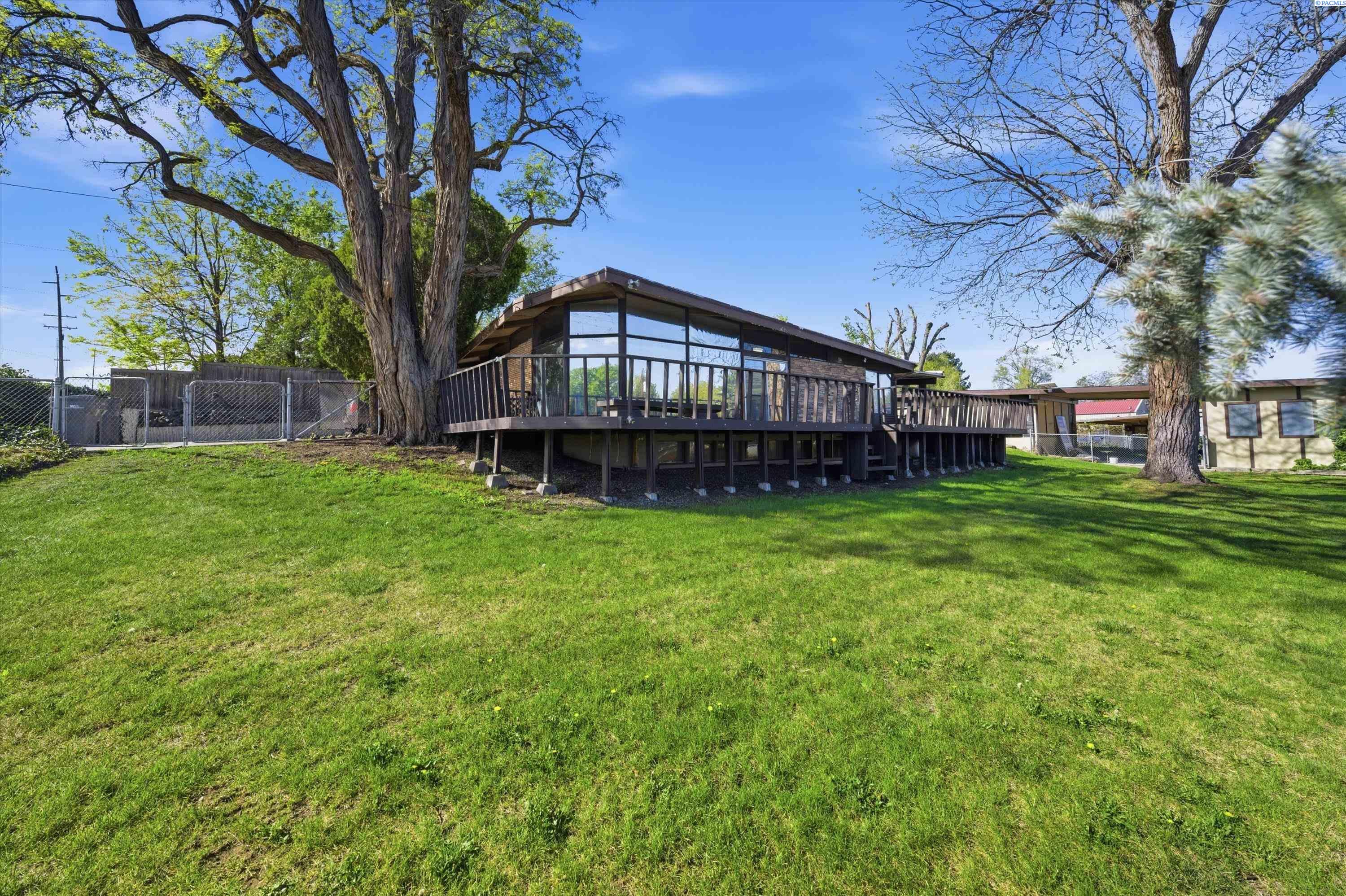 706 Morain St, Kennewick, WA 99336