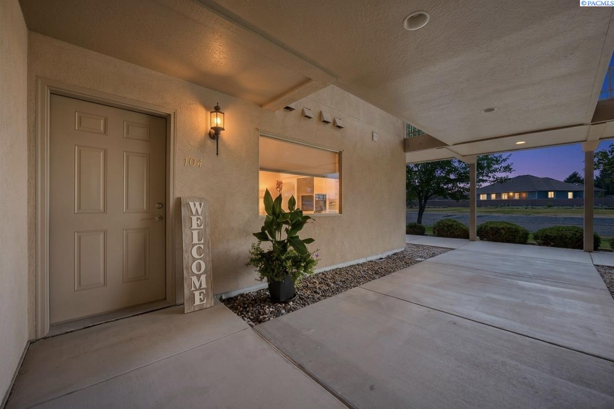 3710 W Canyon Lakes Dr L 104, Kennewick, WA 99337