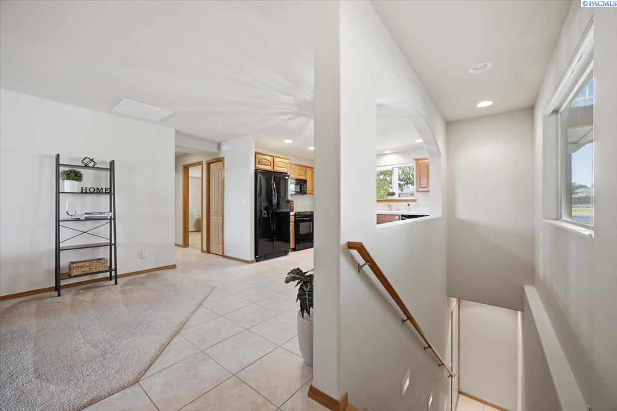 3710 Canyon Lakes Dr #L-104, Kennewick, WA 99337