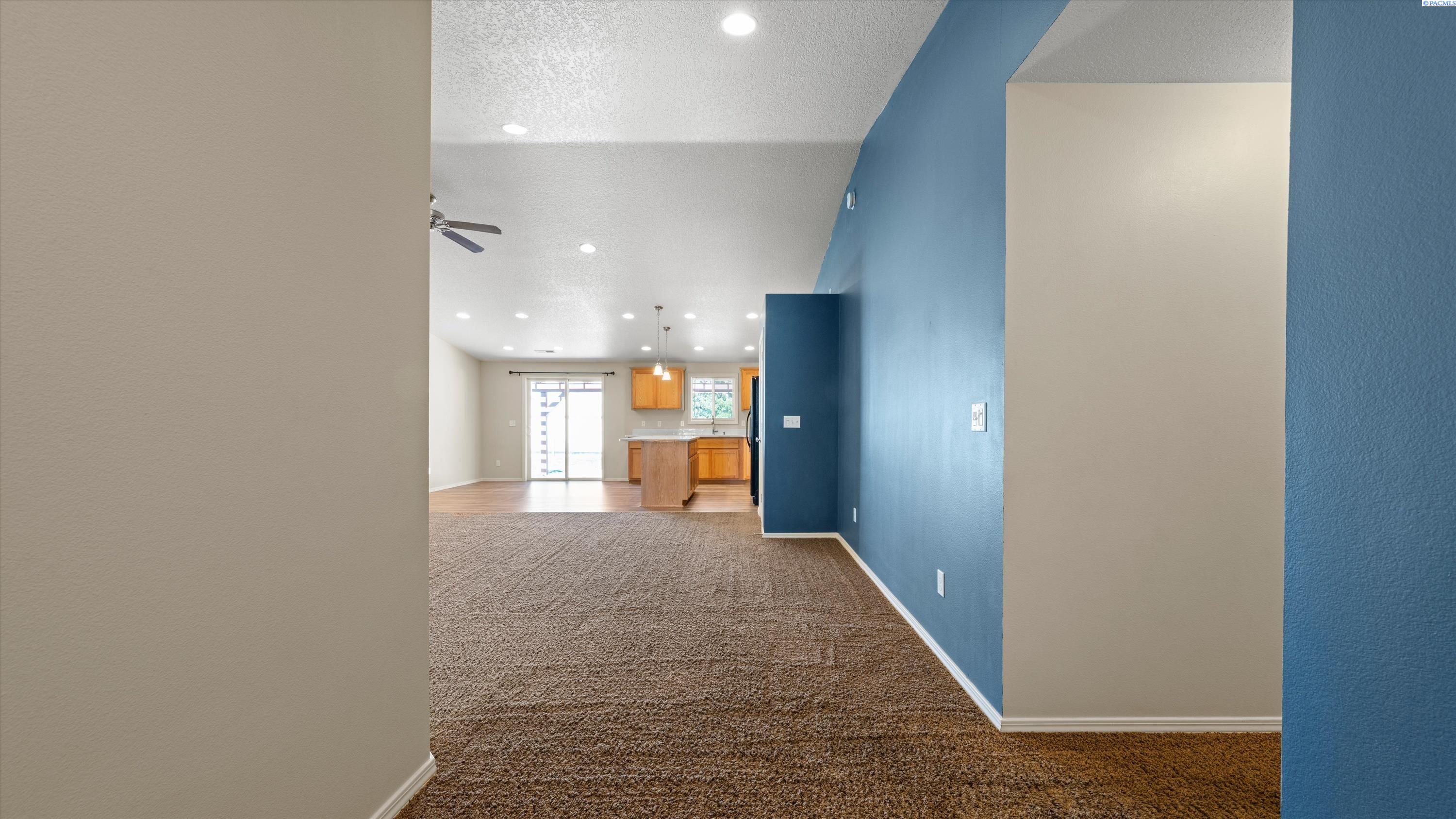 5325 Johnson Dr, Pasco, WA 99301-9759