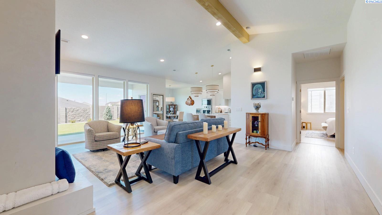 585 Lazio Way, Richland, WA 99352