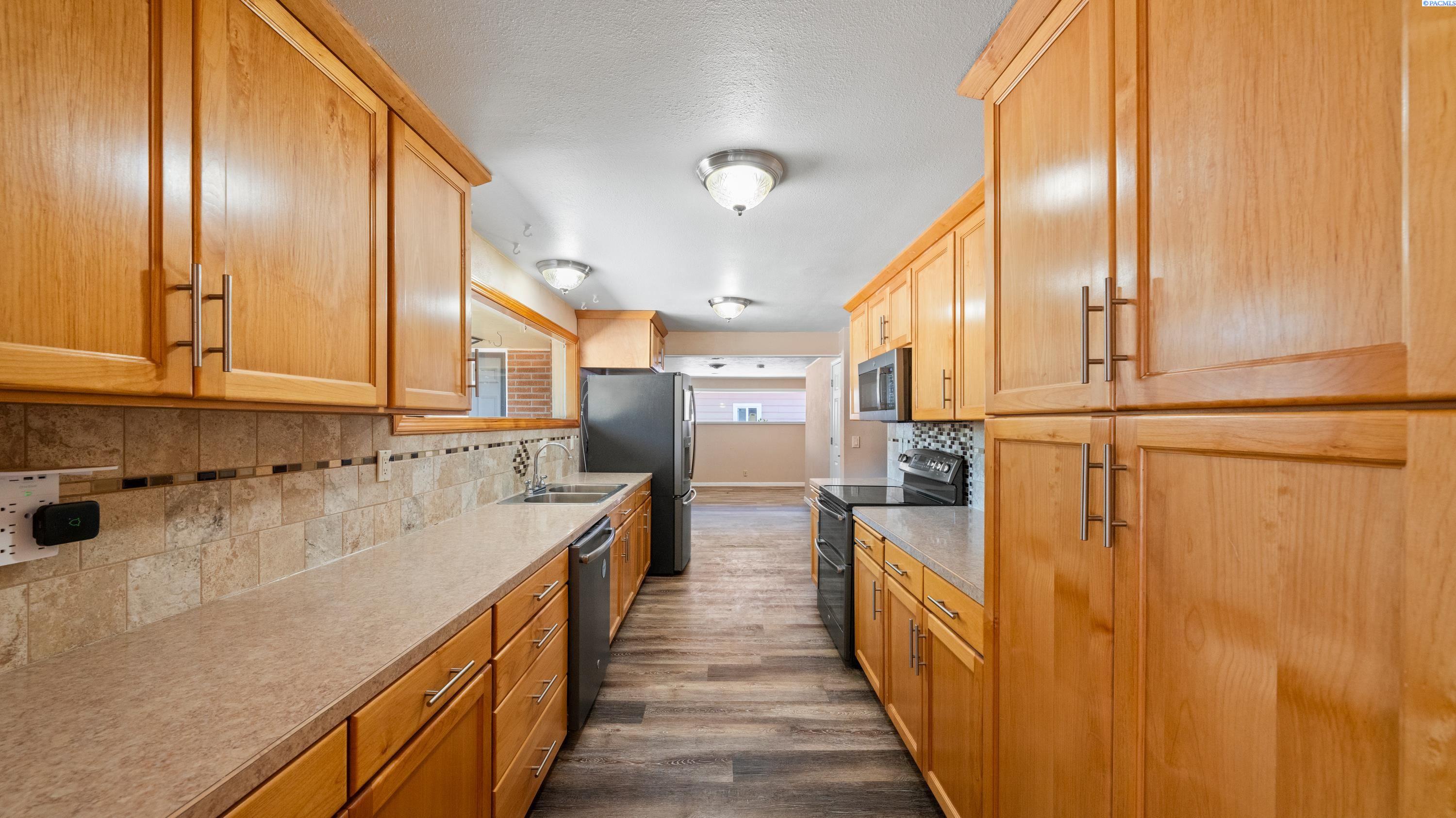 1931 Hartford Pl, Kennewick, WA 99337