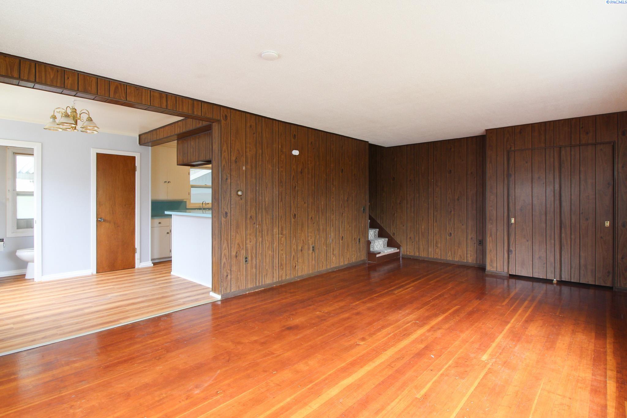 1005 Thayer Dr, Richland, WA 99352