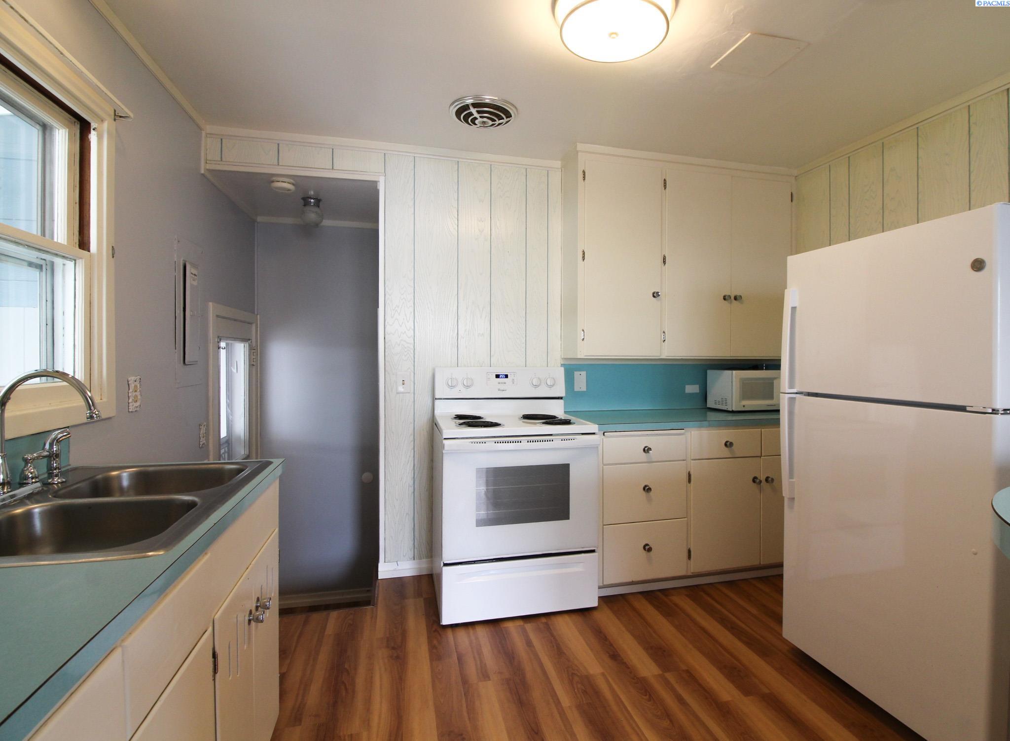 1005 Thayer Dr, Richland, WA 99352