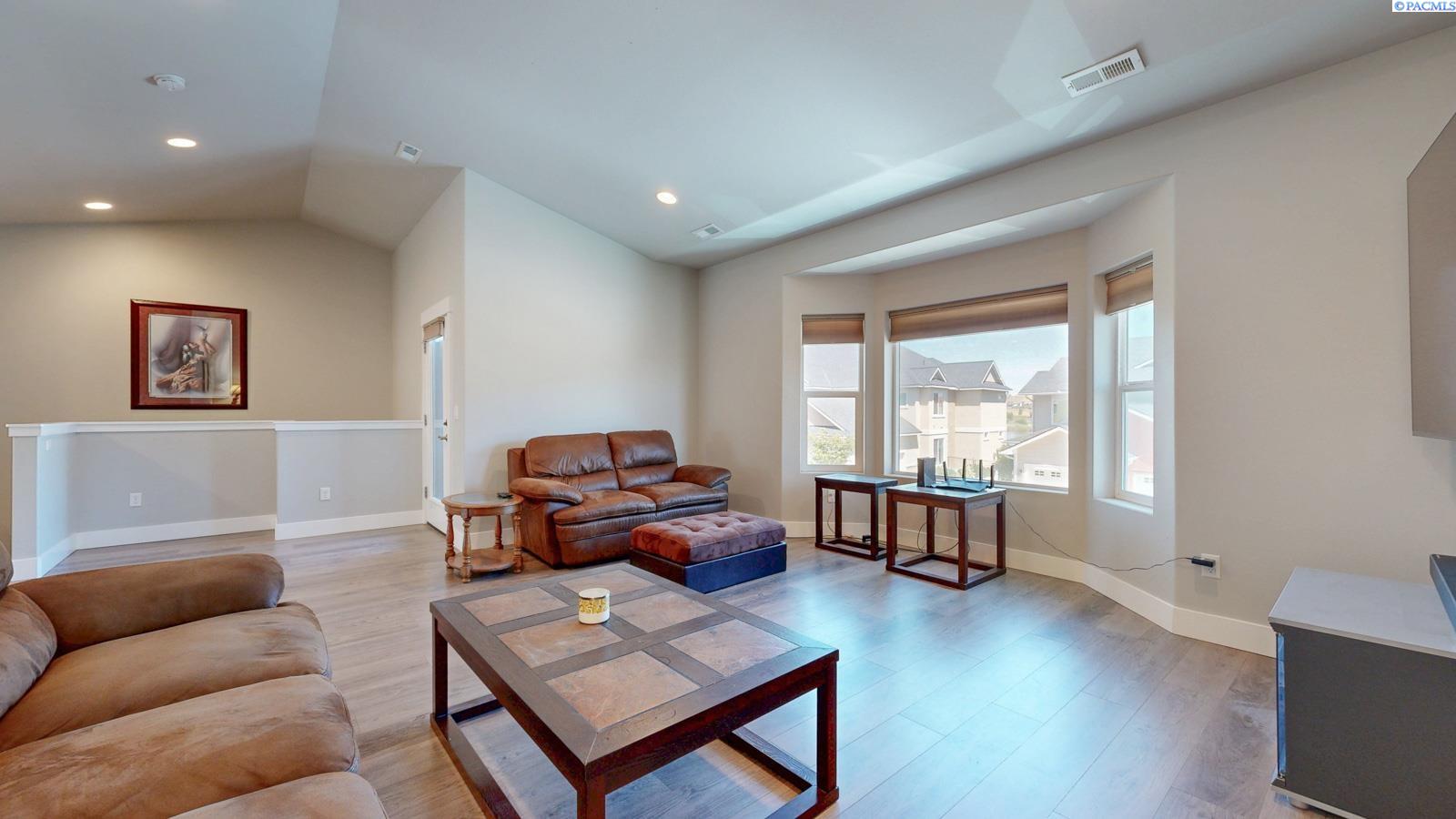 3119 Willow Pointe Dr, Richland, WA 99354