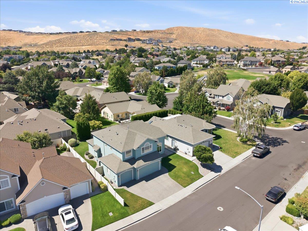 207 Thyme Cir, Richland, WA 99352