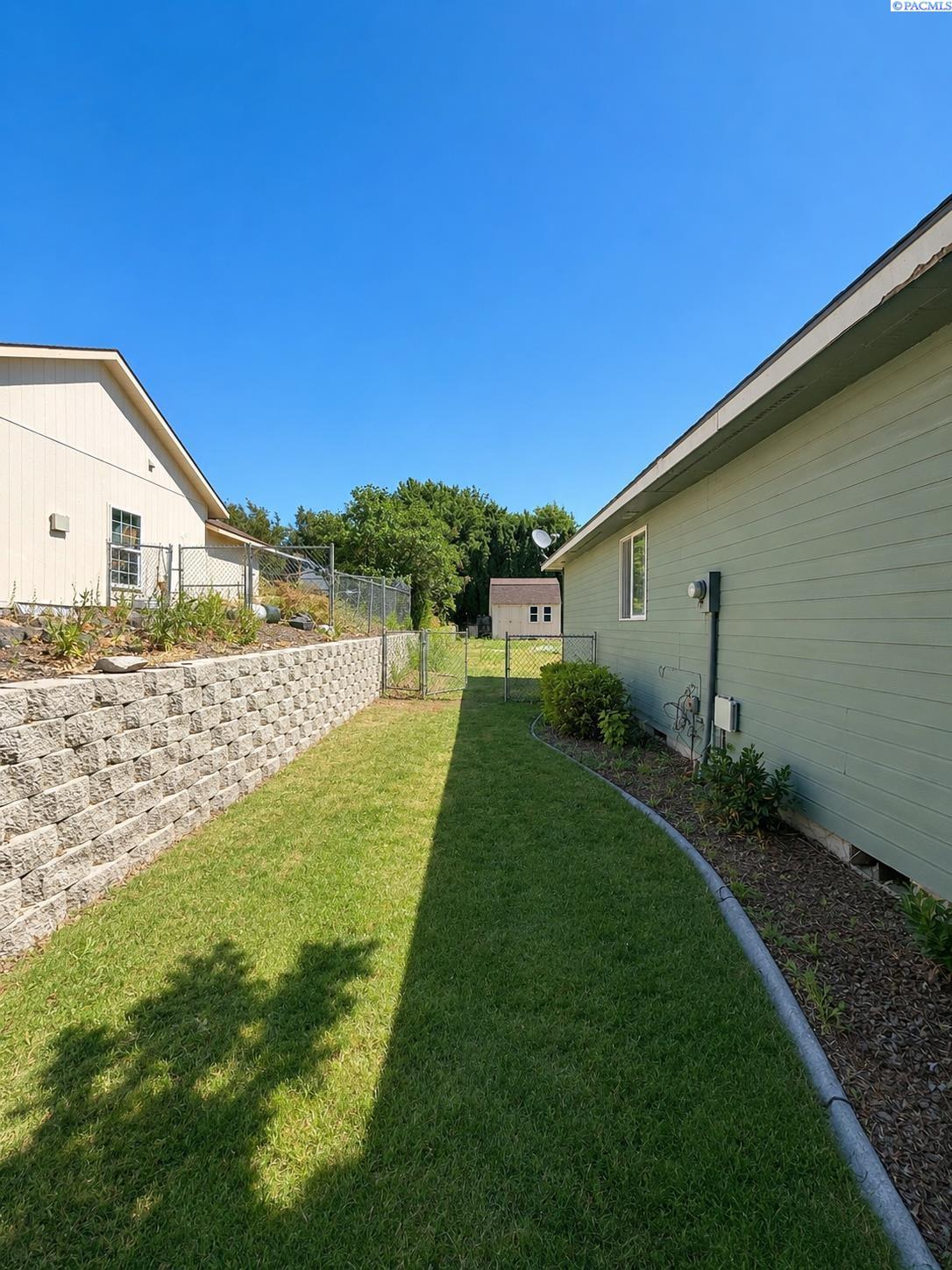 262 Rachel Rd, Kennewick, WA 99337