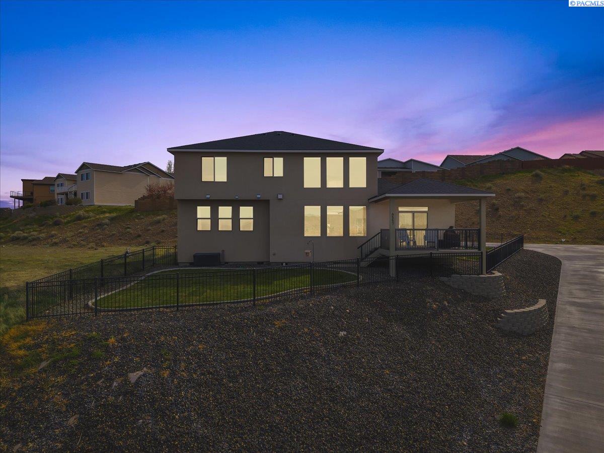 6557 Argos St, West Richland, WA 99353