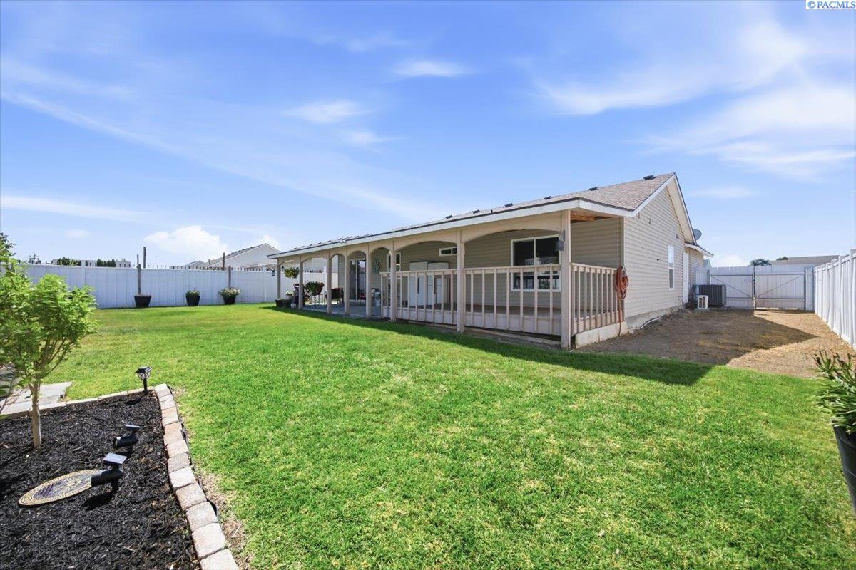 8021 Canyon , Pasco, WA 99301